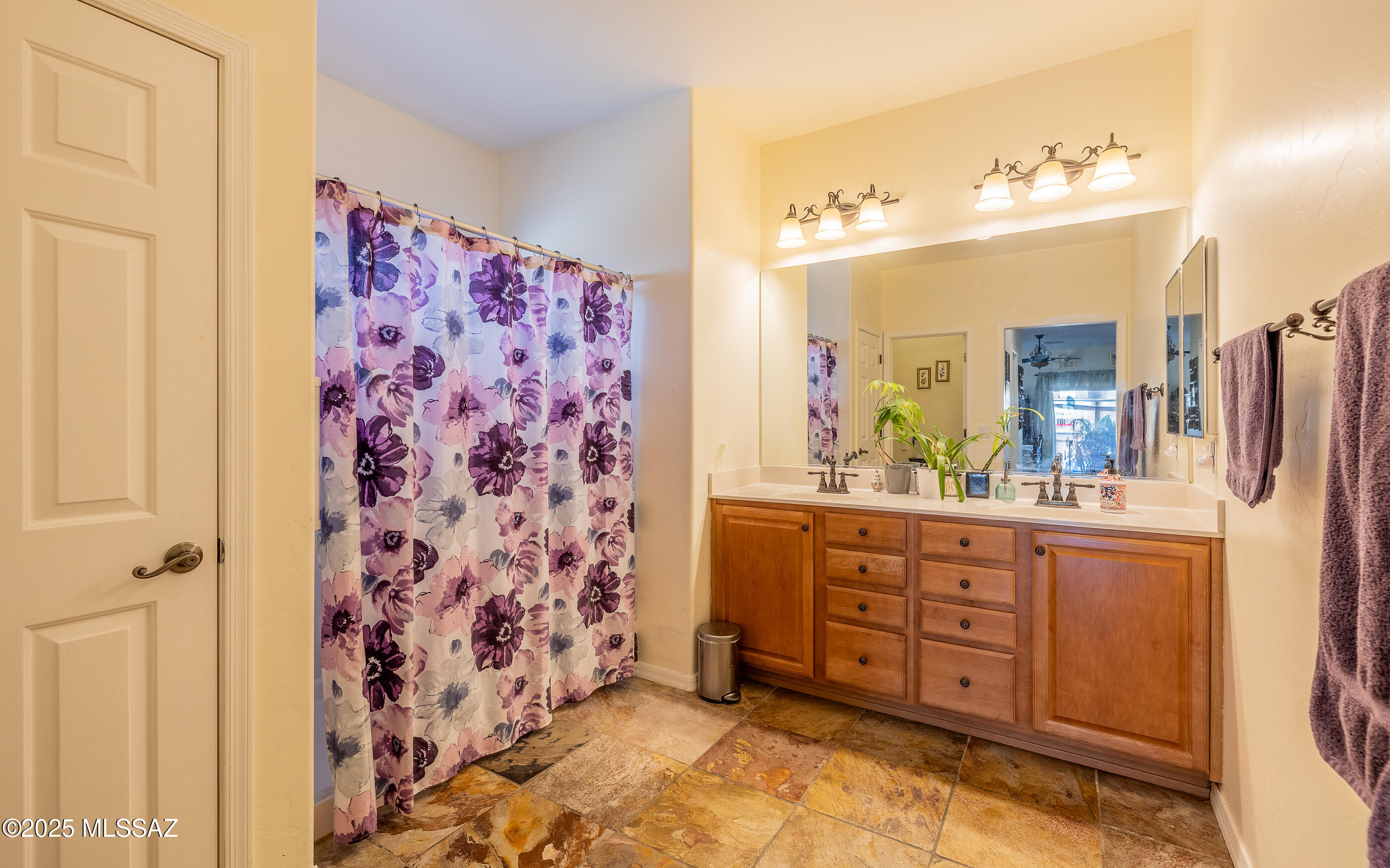 7636 W Granite Ridge Court