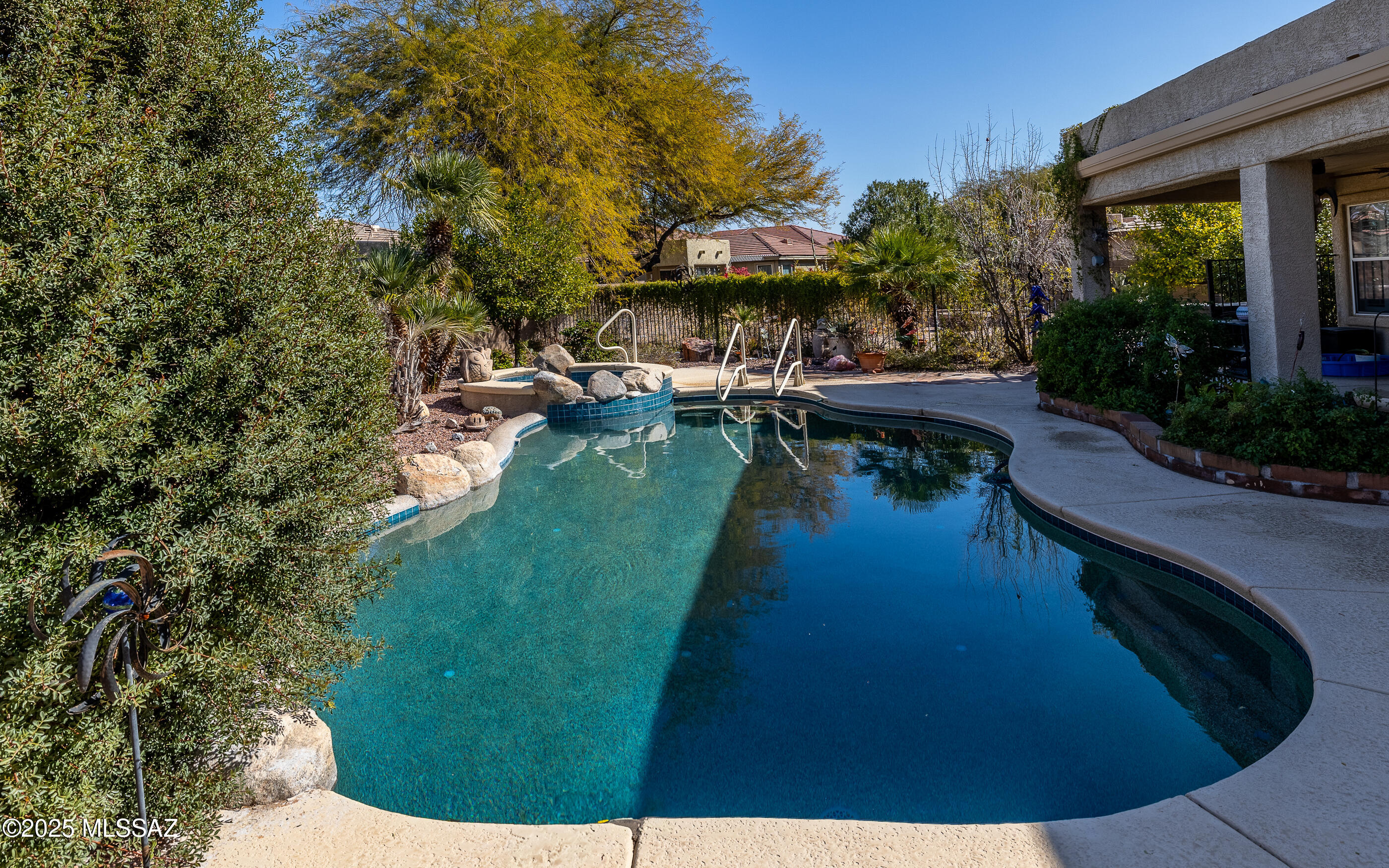 7636 W Granite Ridge Court