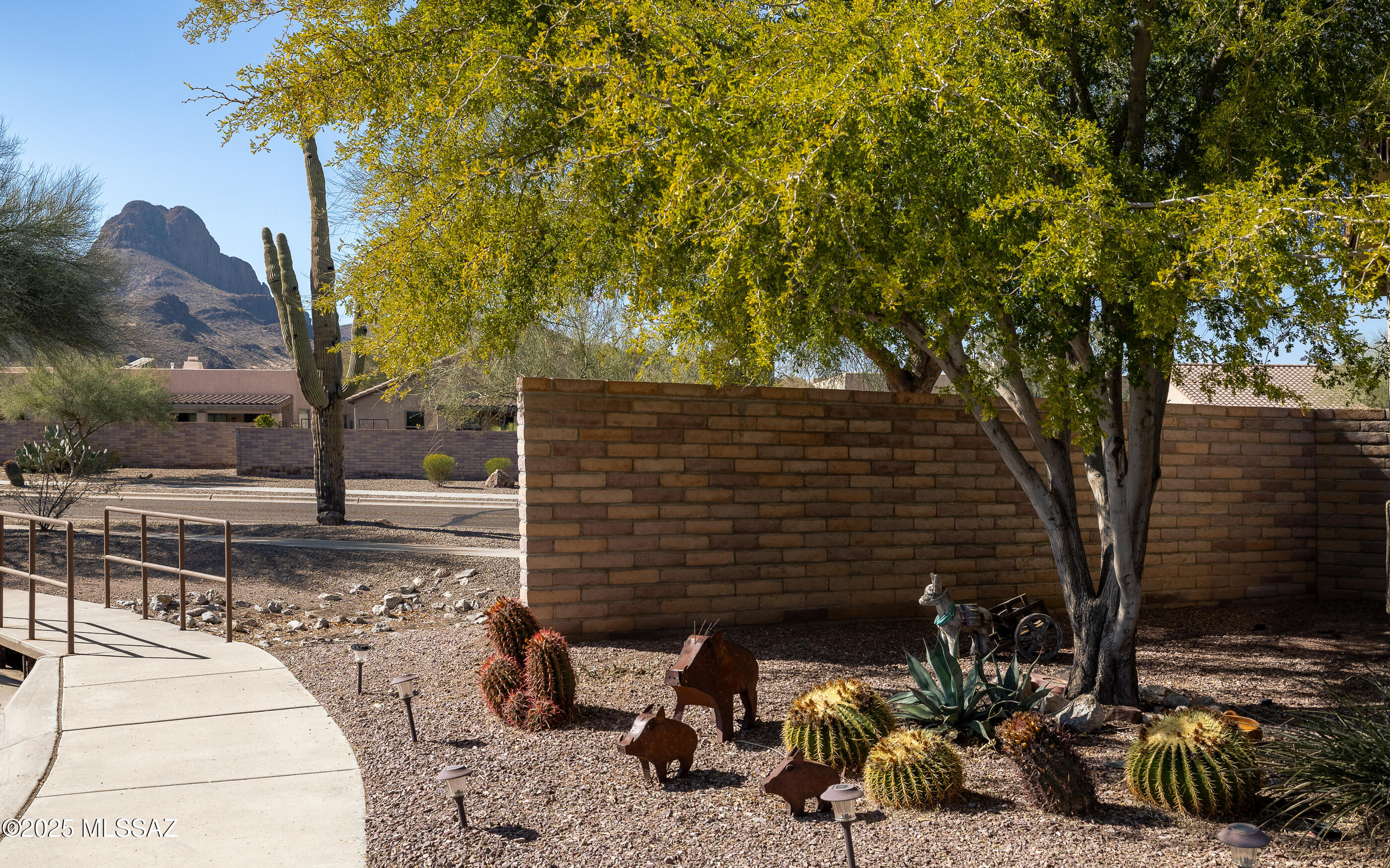 7636 W Granite Ridge Court