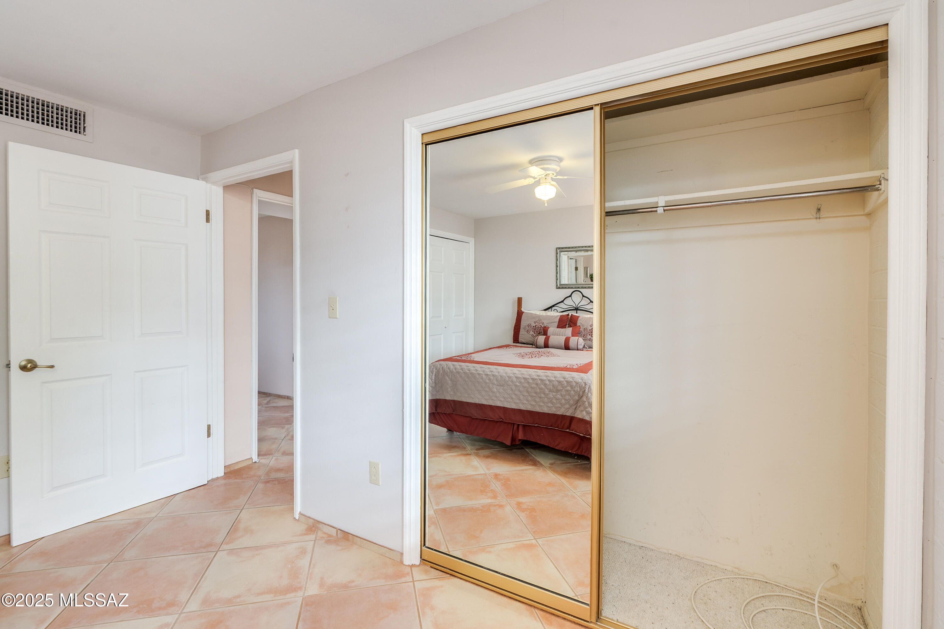 386 S Paseo Quinta Unit: D