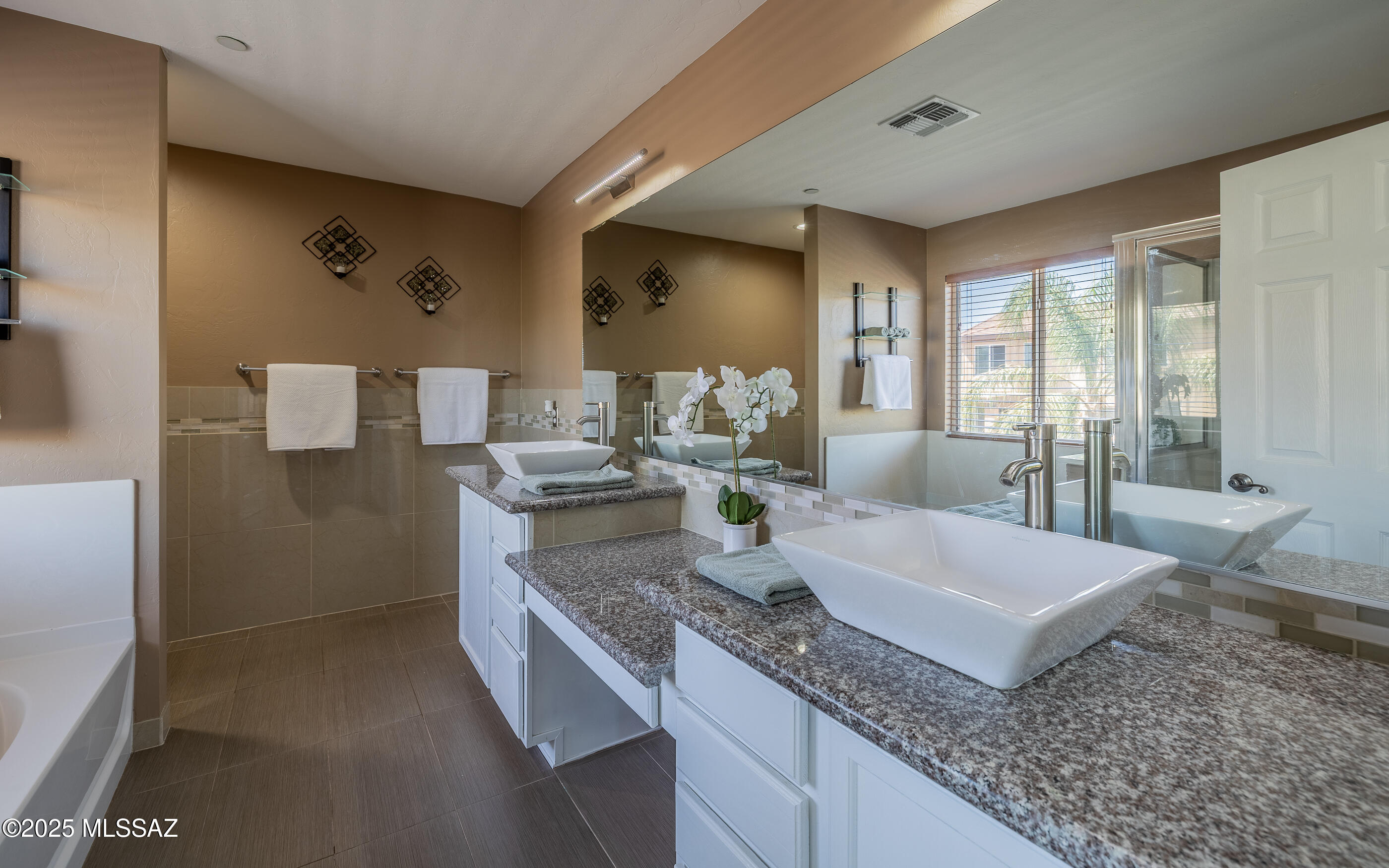 3561 E Farrier Drive