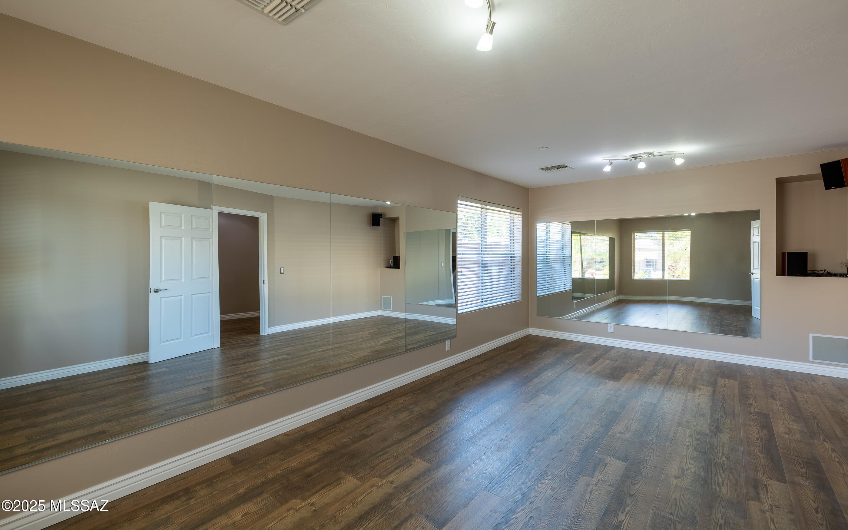 3561 E Farrier Drive