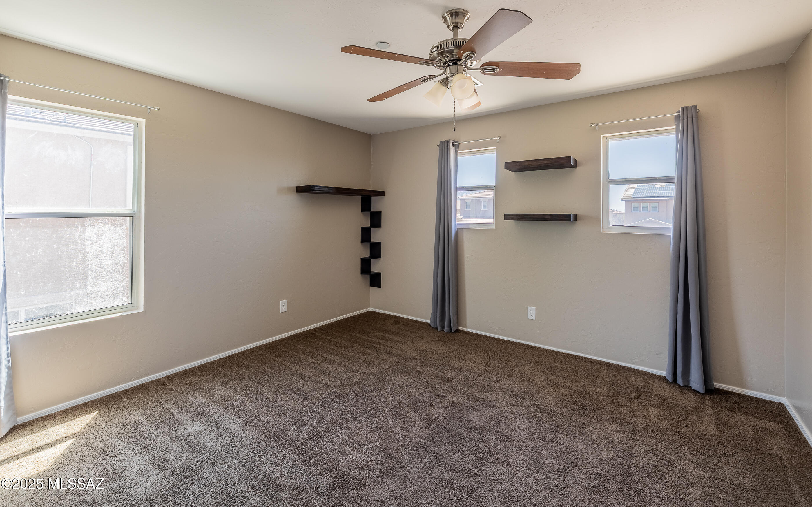 3561 E Farrier Drive