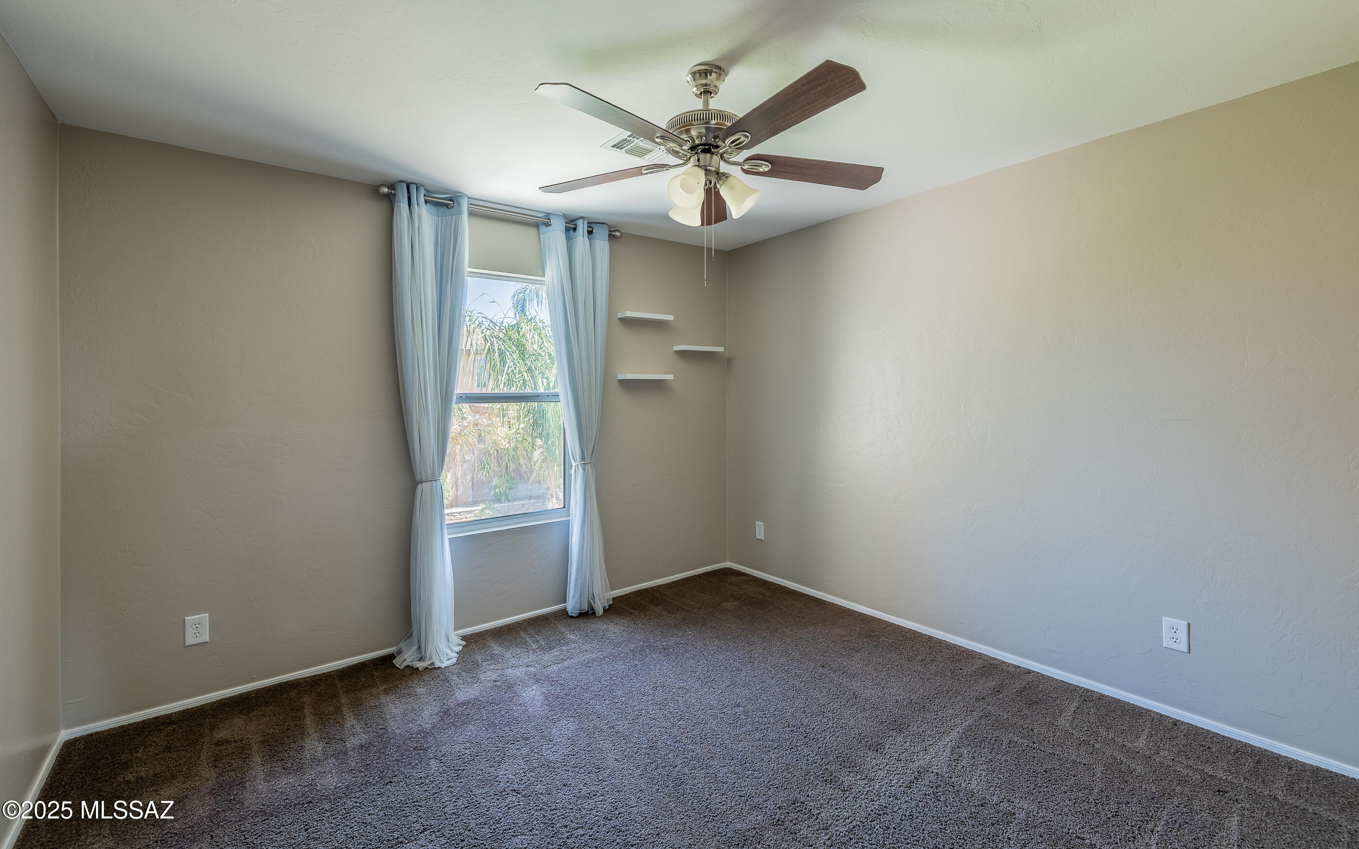 3561 E Farrier Drive