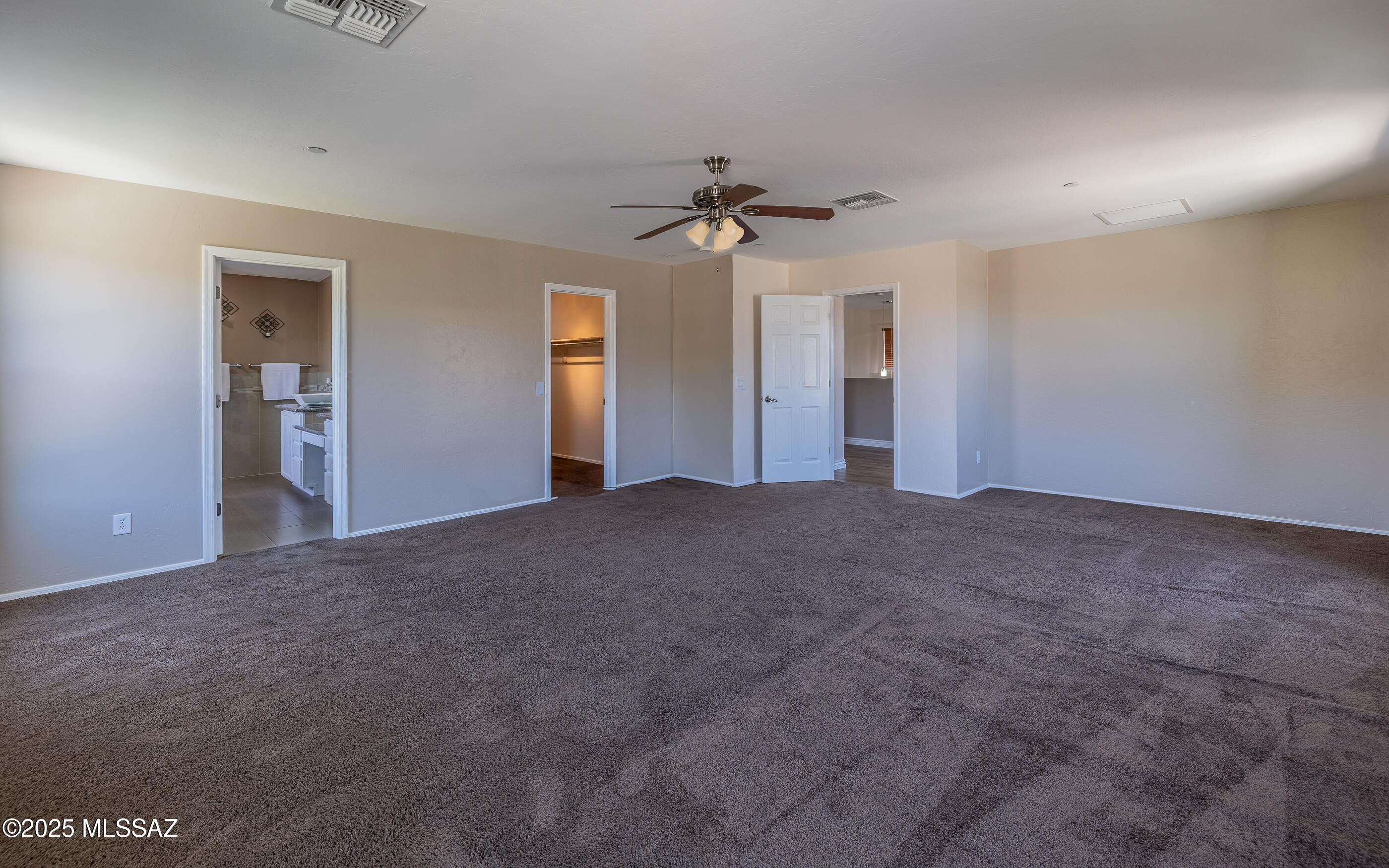 3561 E Farrier Drive