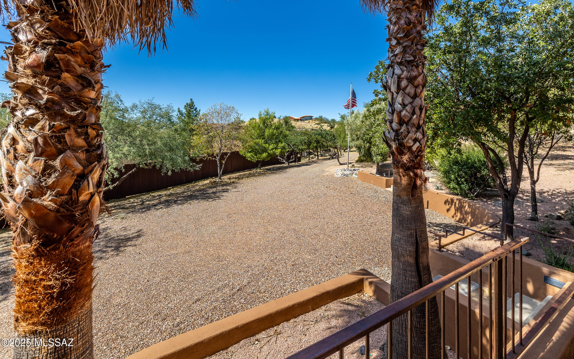 875 N Oakcliffe Court