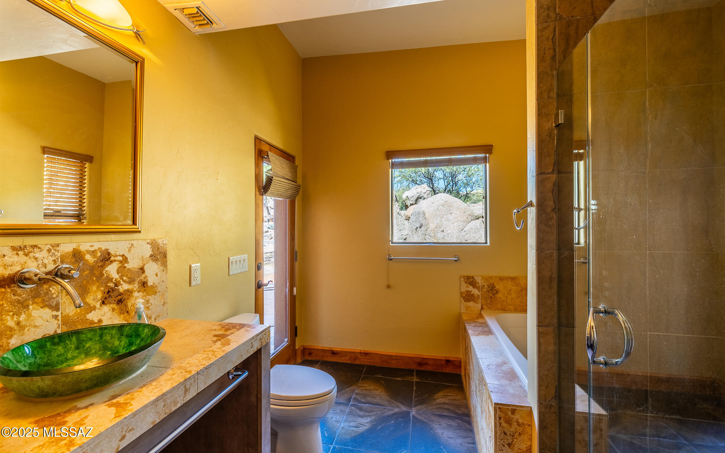 875 N Oakcliffe Court