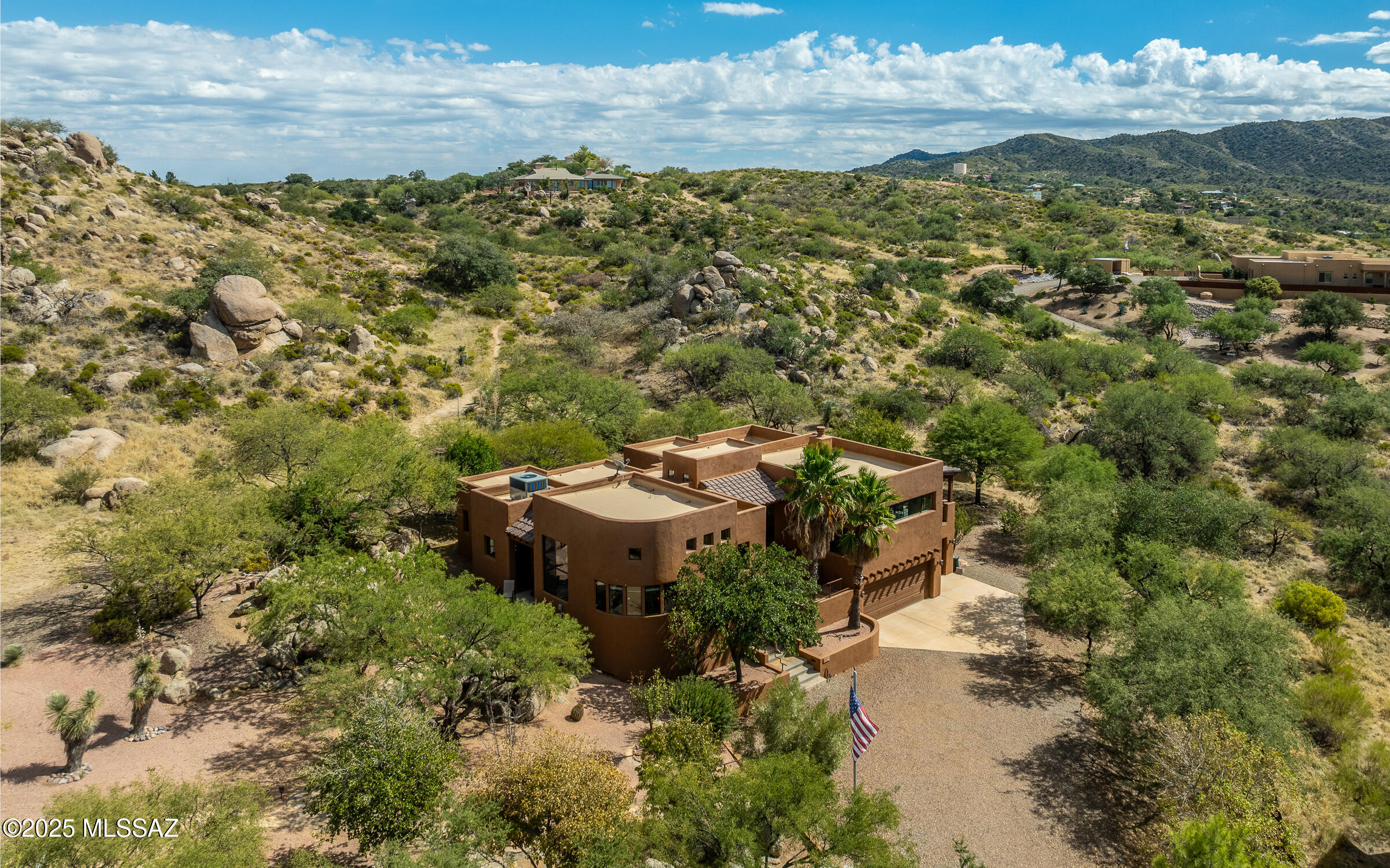 875 N Oakcliffe Court