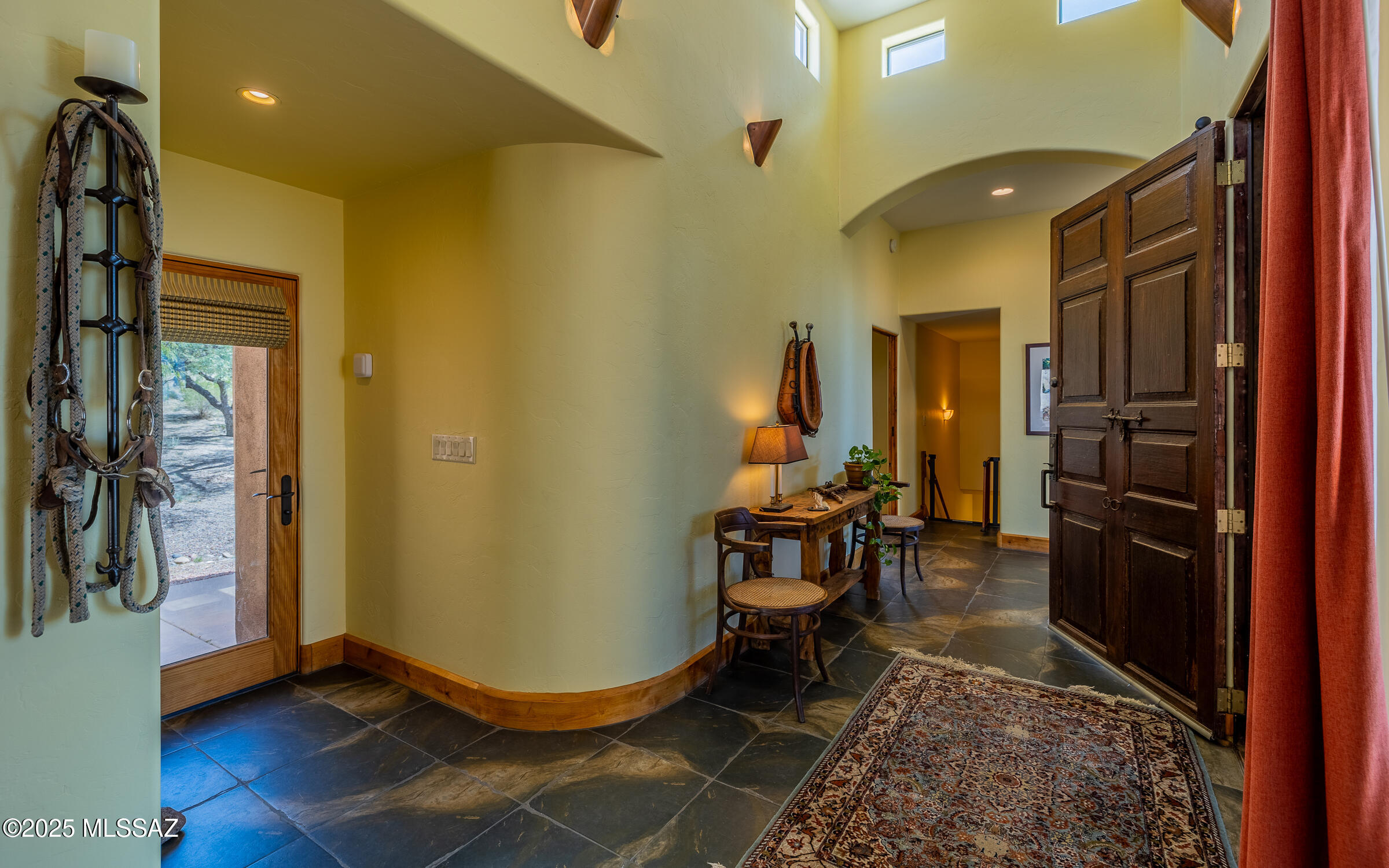 875 N Oakcliffe Court