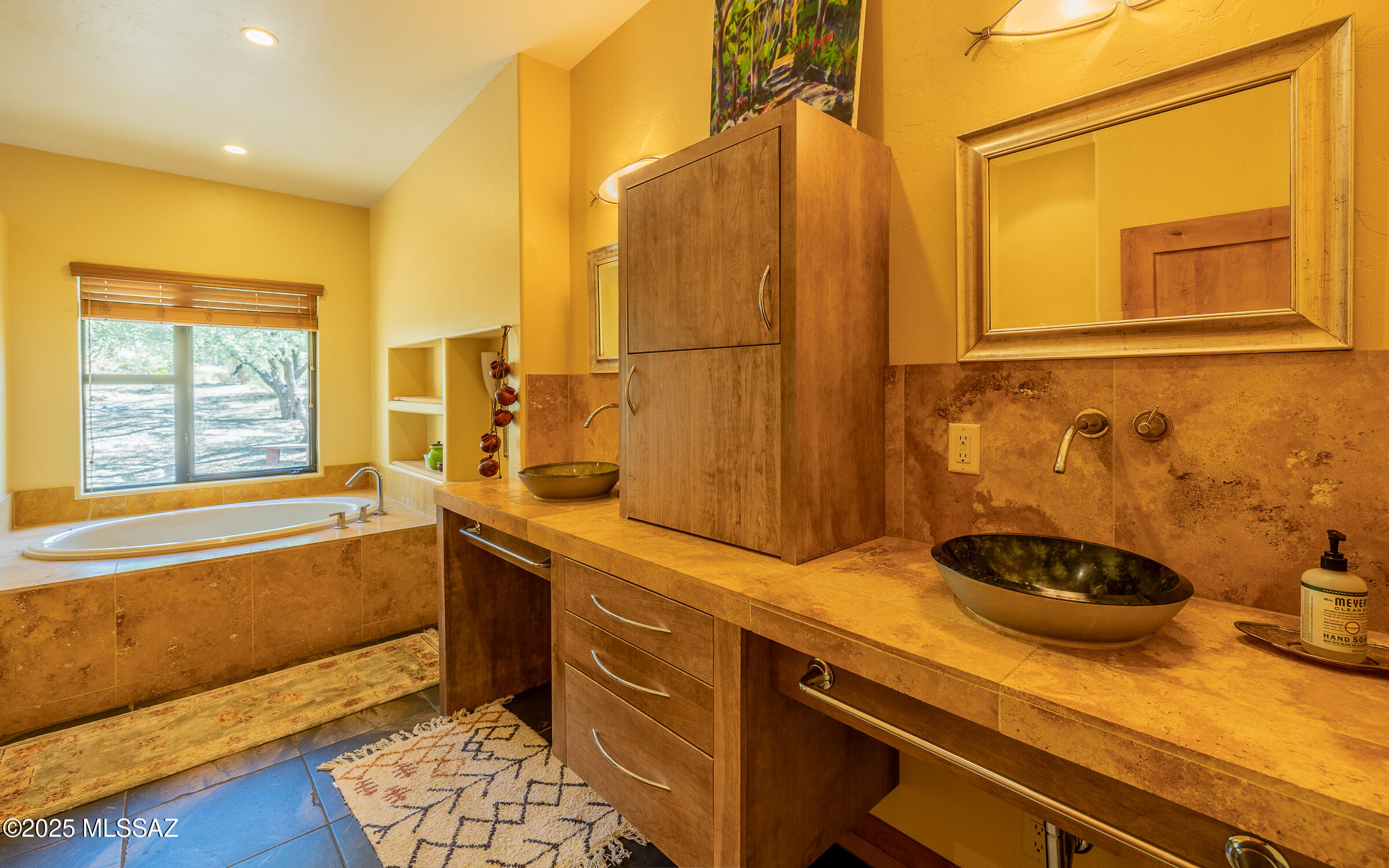 875 N Oakcliffe Court