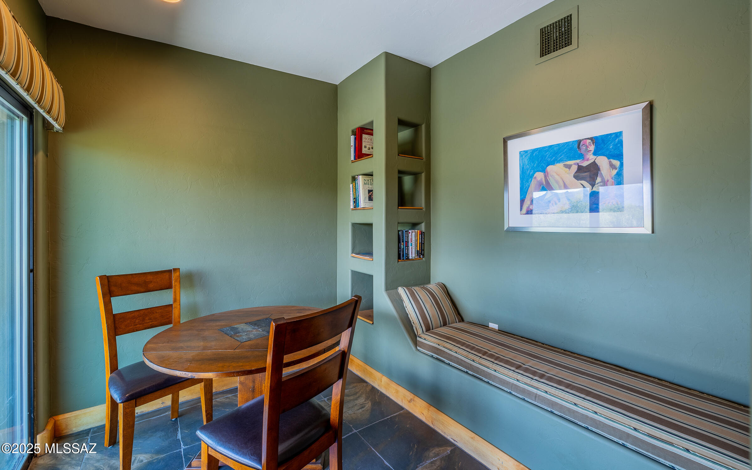 875 N Oakcliffe Court