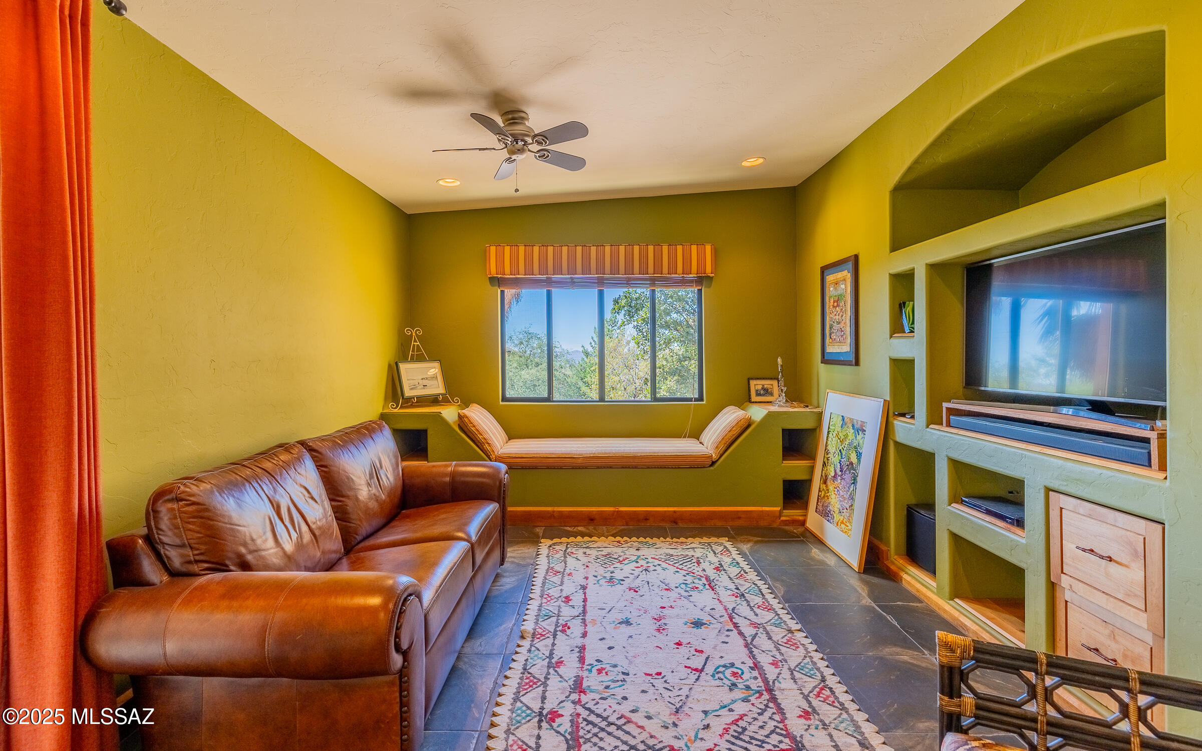 875 N Oakcliffe Court