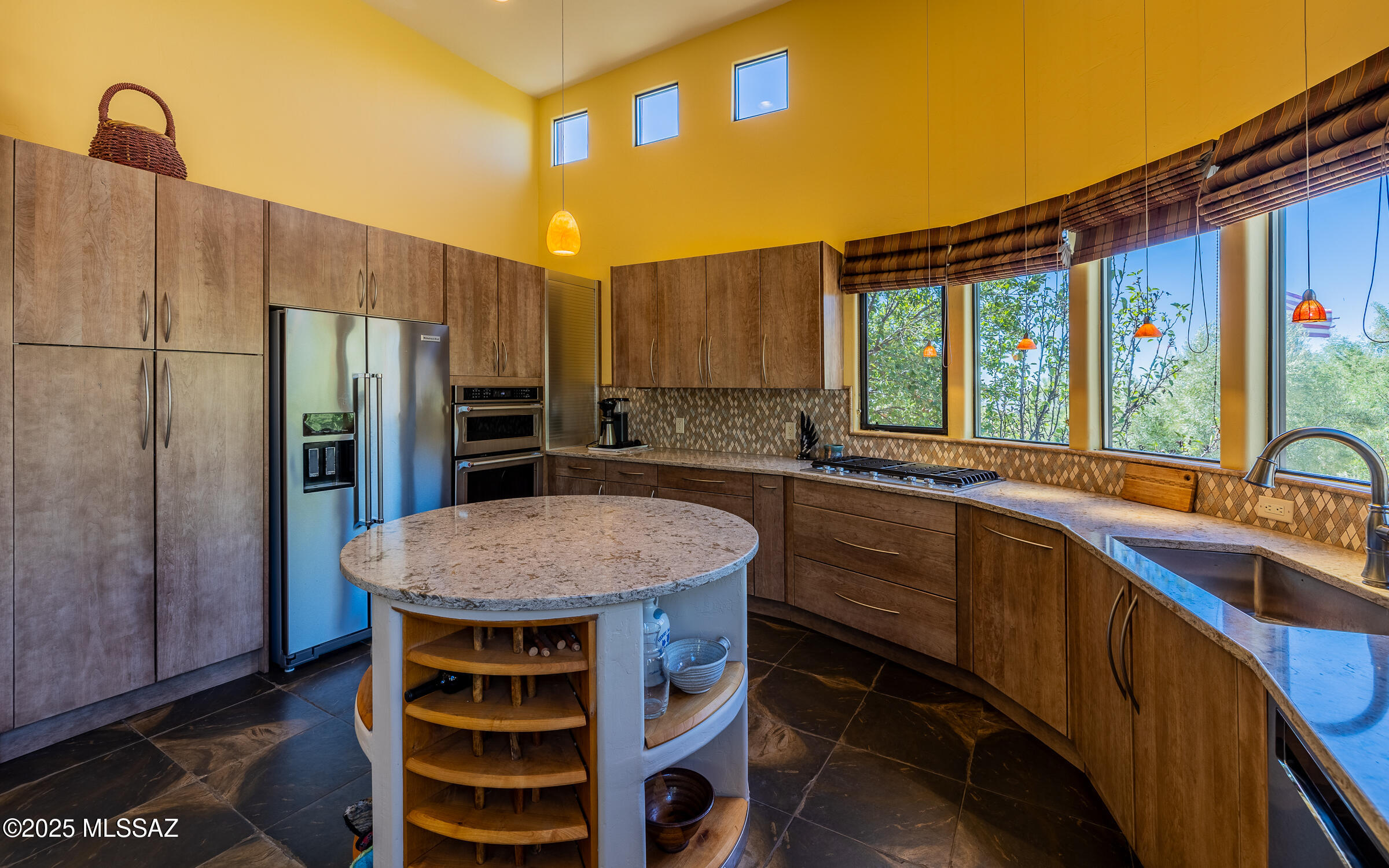 875 N Oakcliffe Court