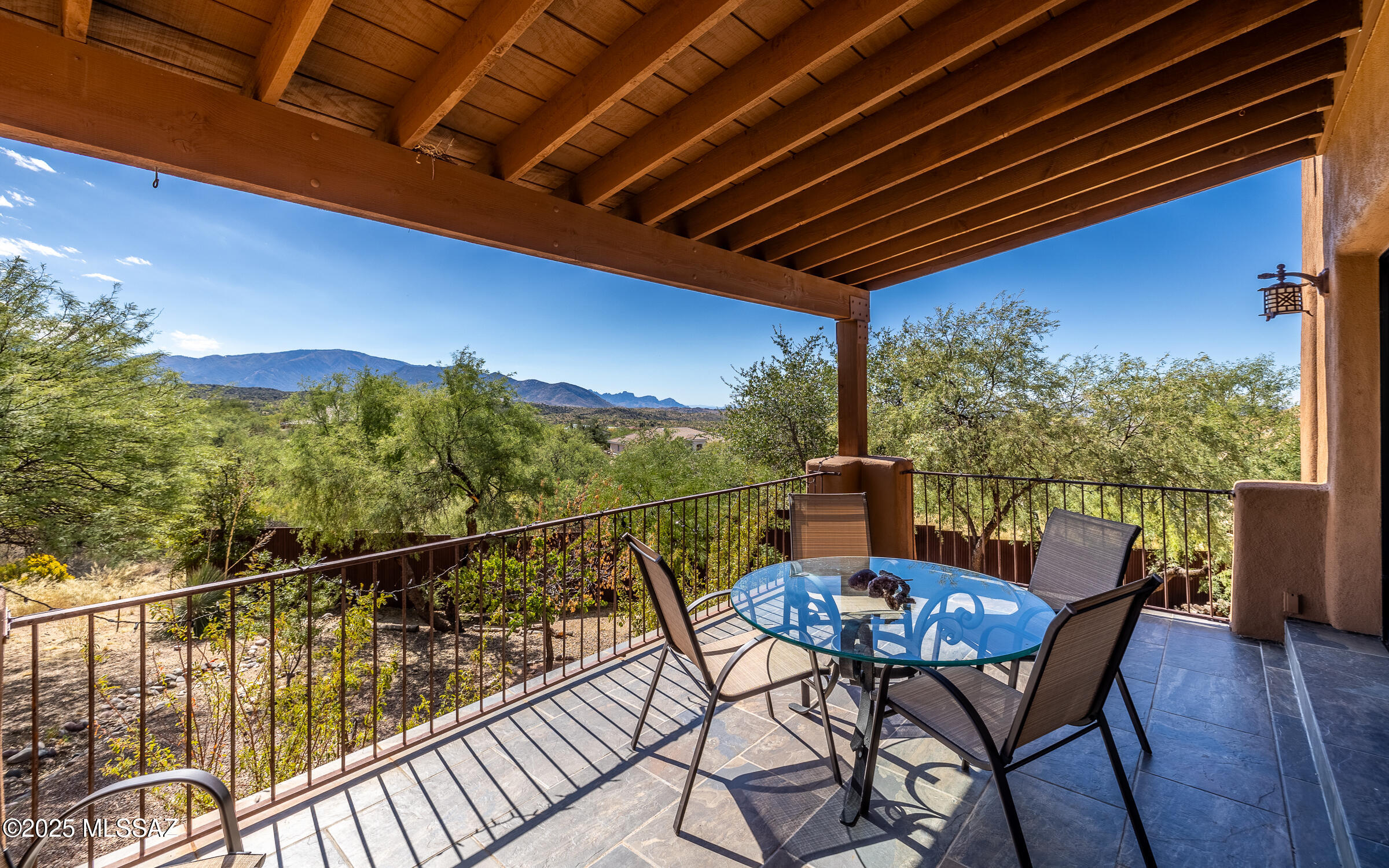 875 N Oakcliffe Court