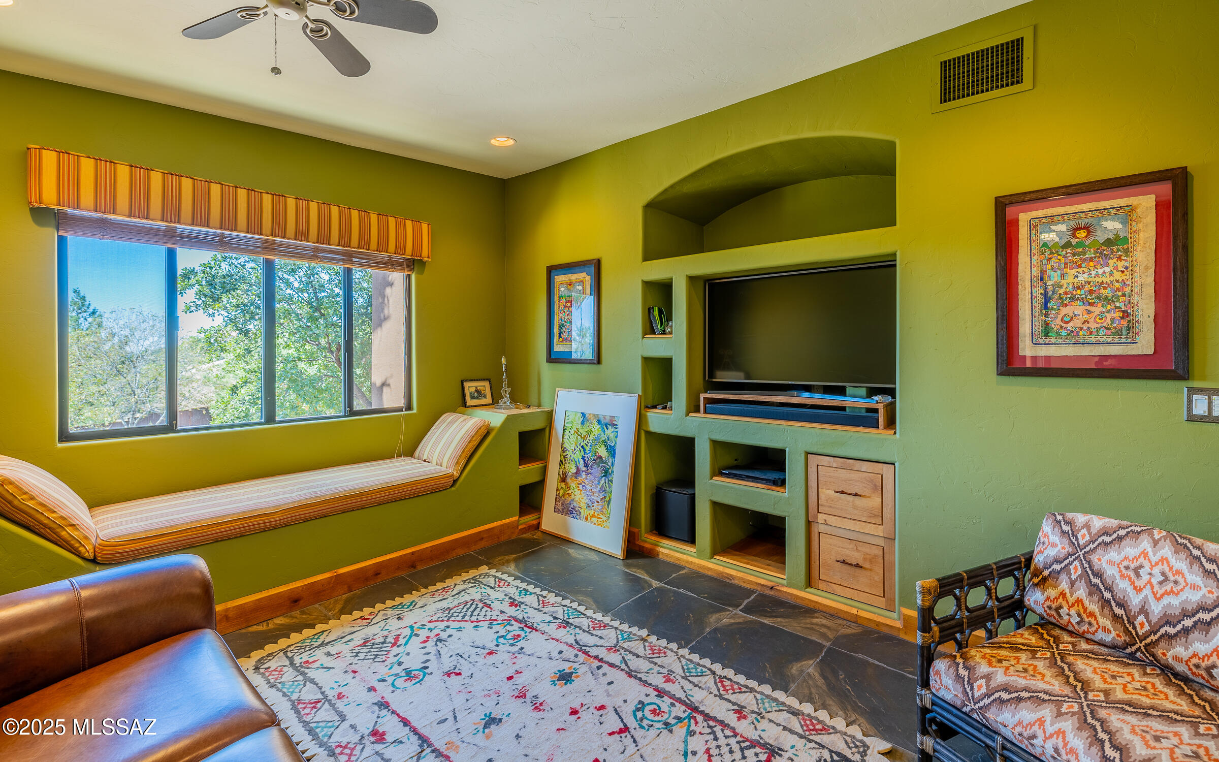 875 N Oakcliffe Court