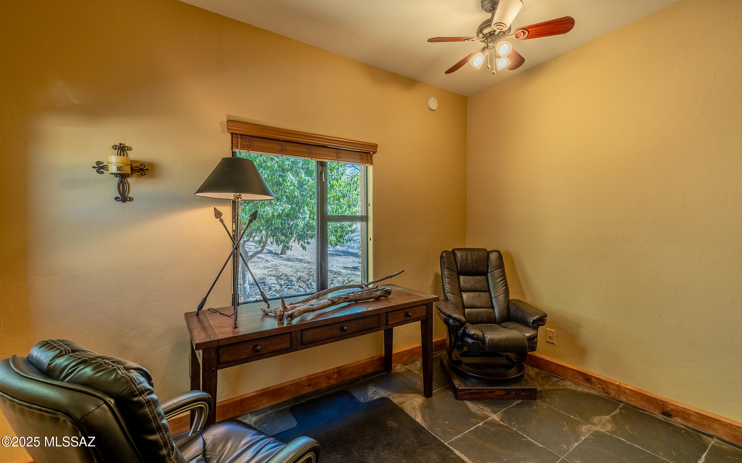 875 N Oakcliffe Court