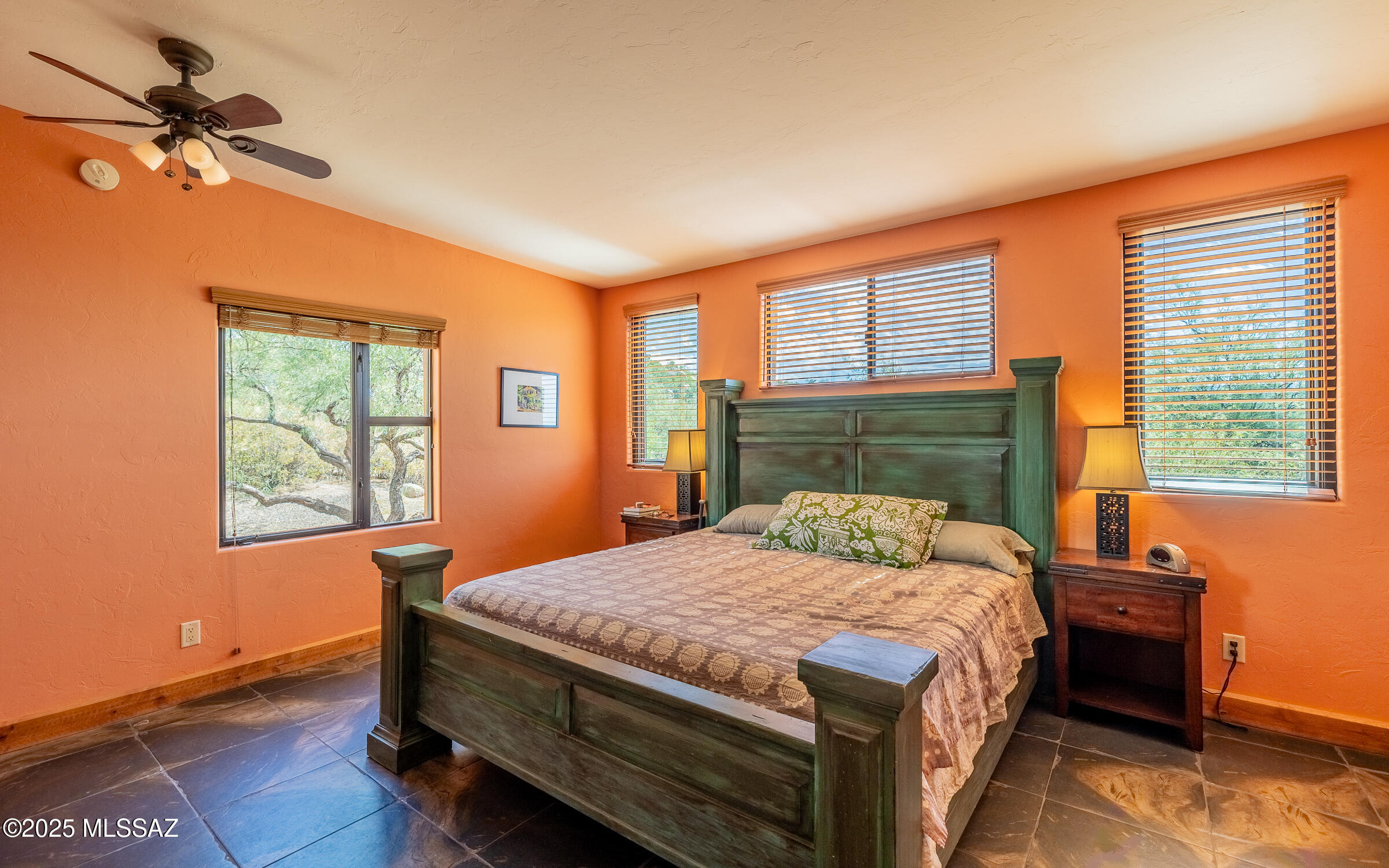 875 N Oakcliffe Court