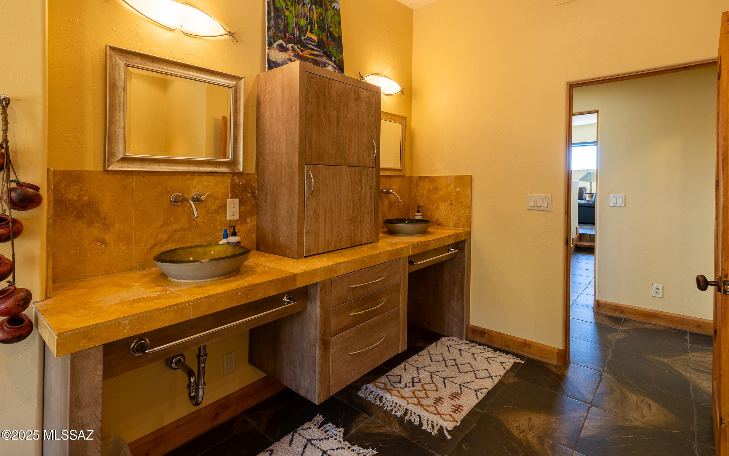 875 N Oakcliffe Court