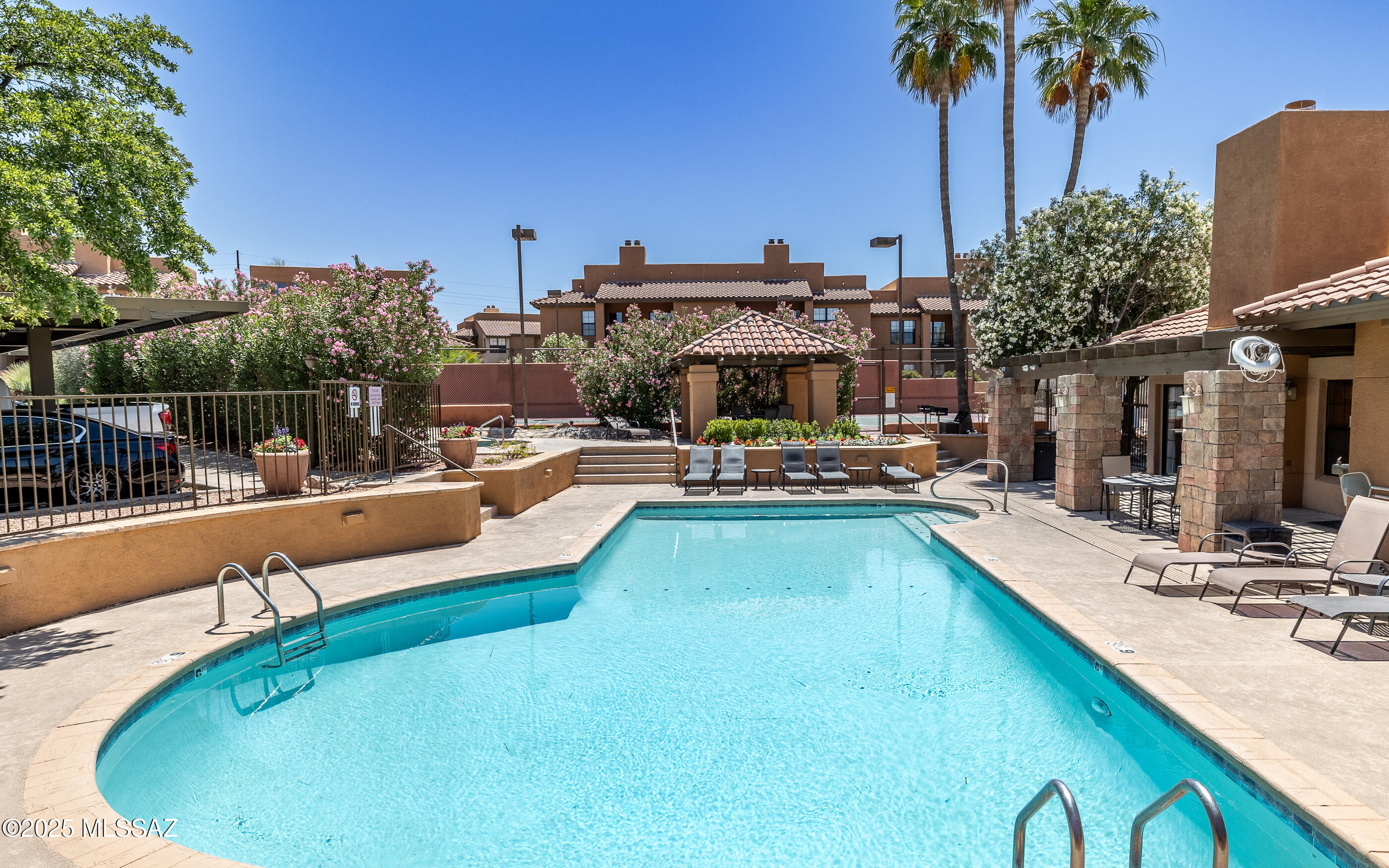 6651 N Campbell Avenue Unit: APT 133