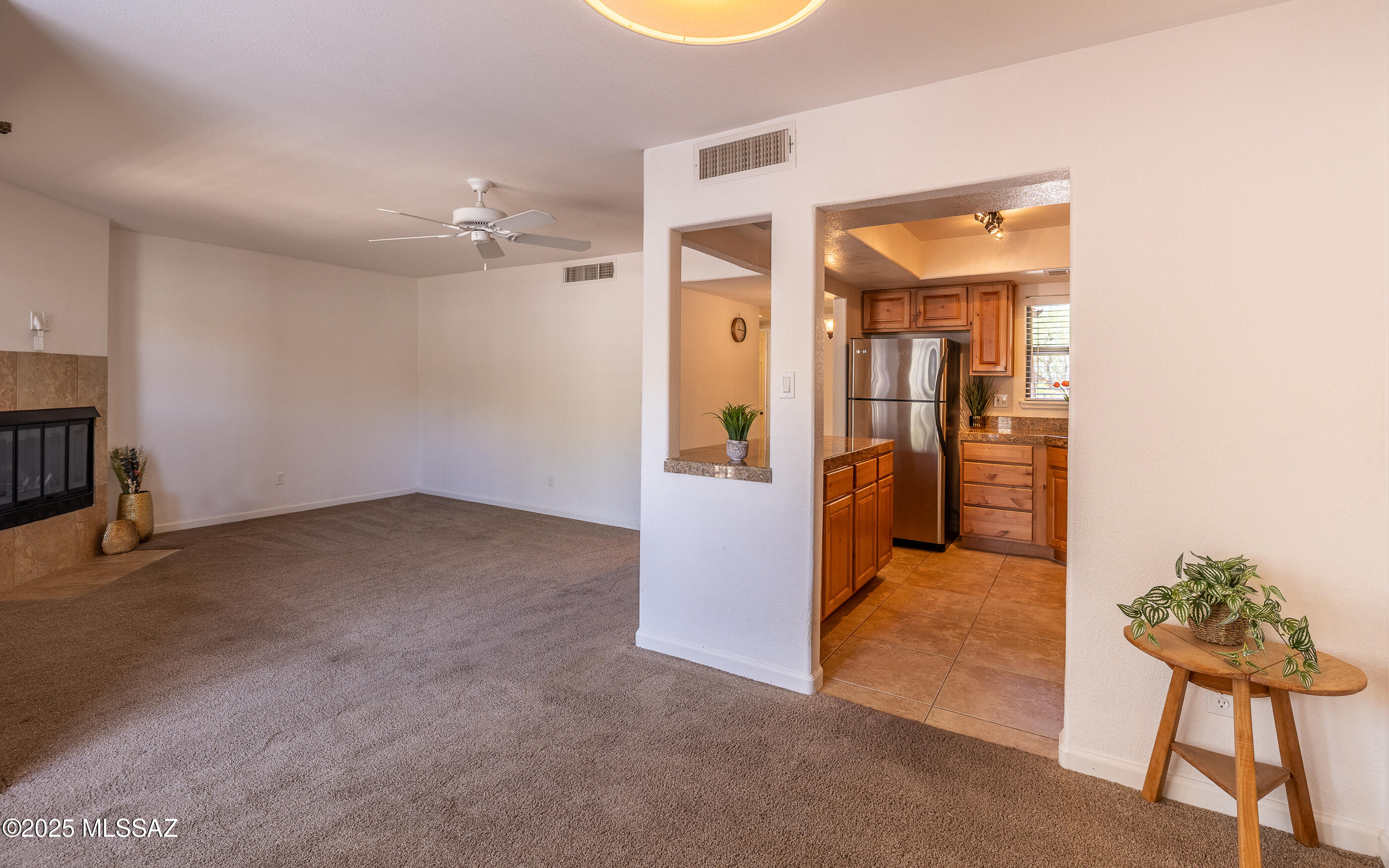 6651 N Campbell Avenue Unit: APT 133