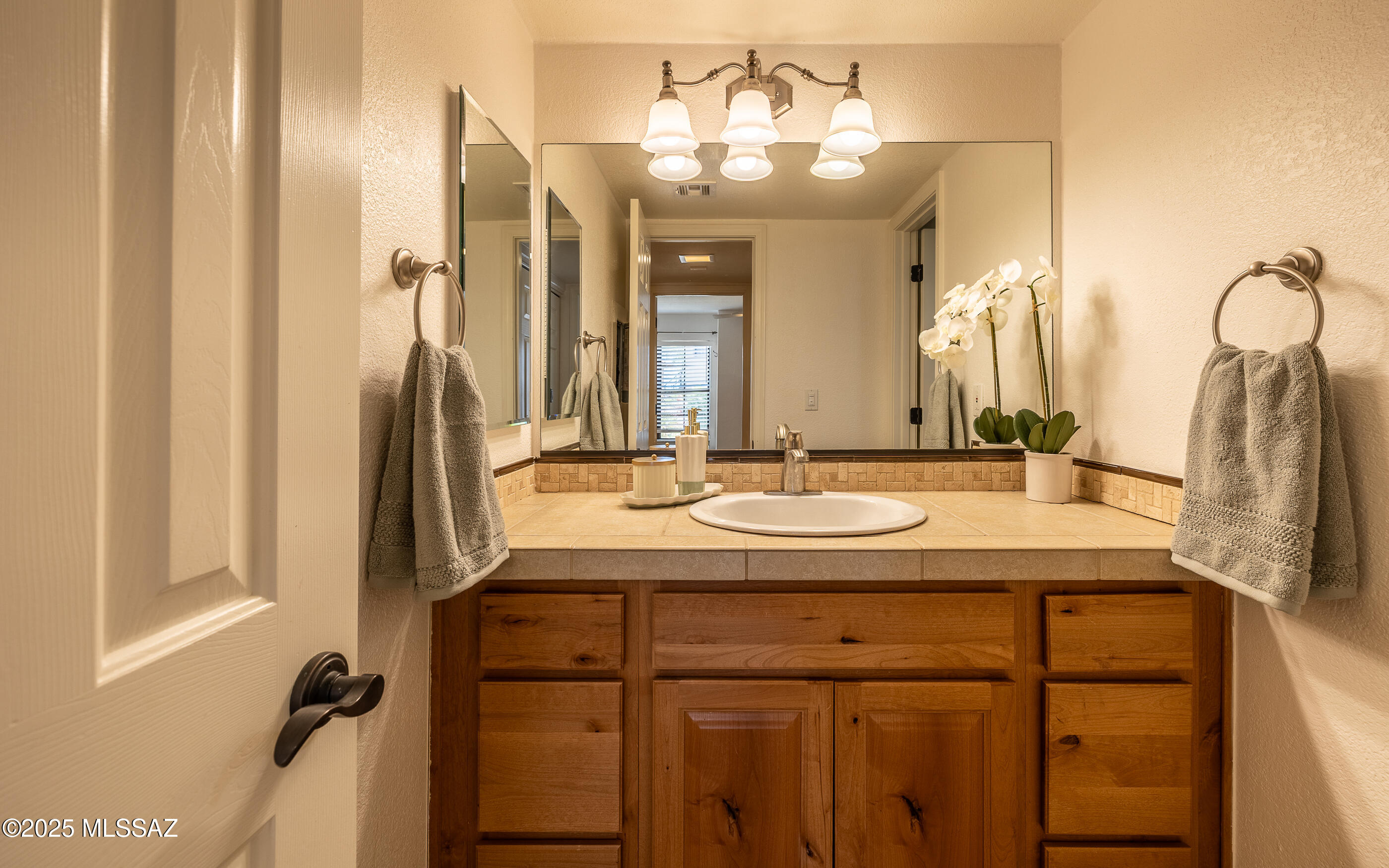 6651 N Campbell Avenue Unit: APT 133