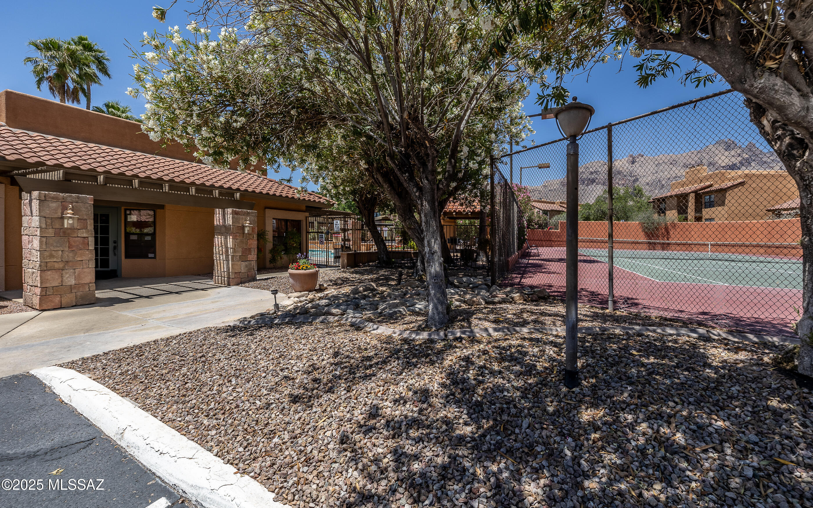 6651 N Campbell Avenue Unit: APT 133