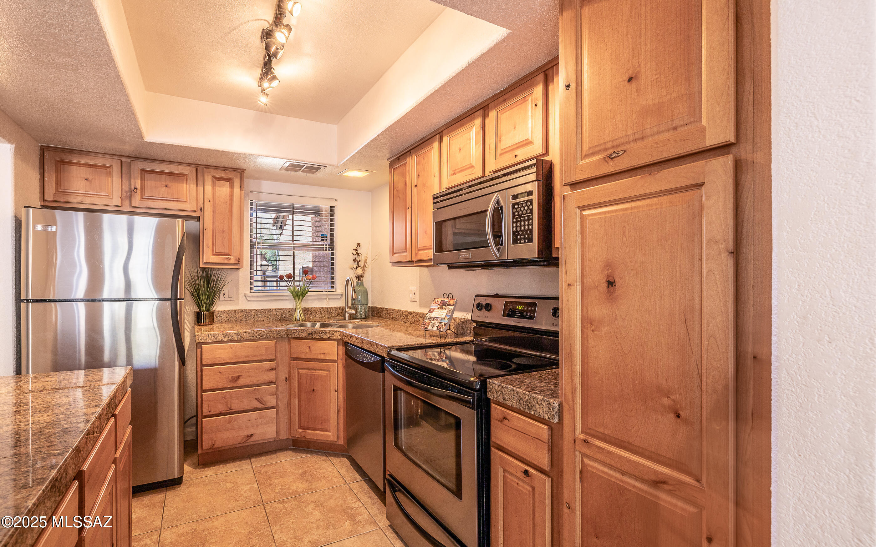 6651 N Campbell Avenue Unit: APT 133