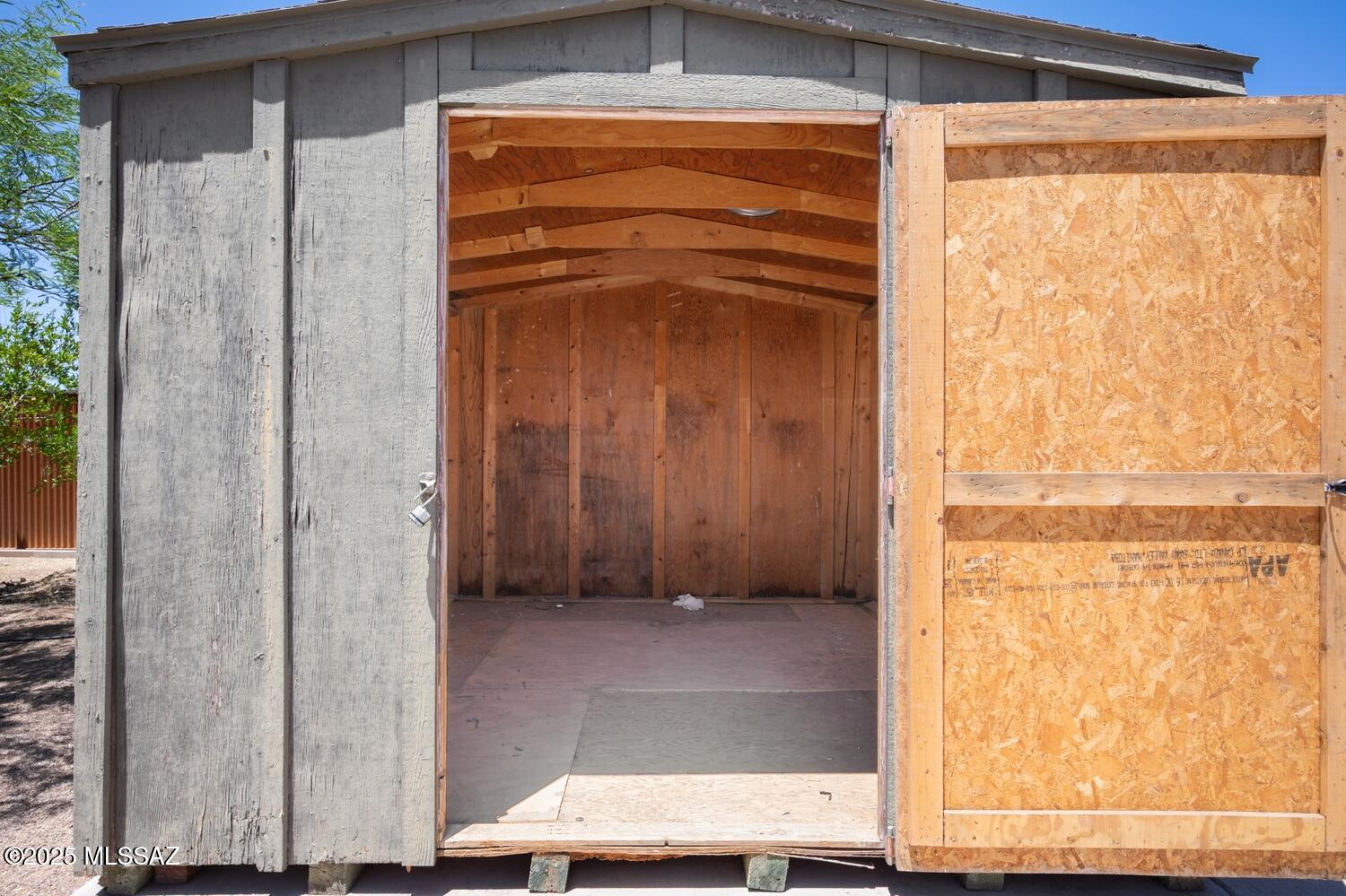 4009 N Fontana Avenue