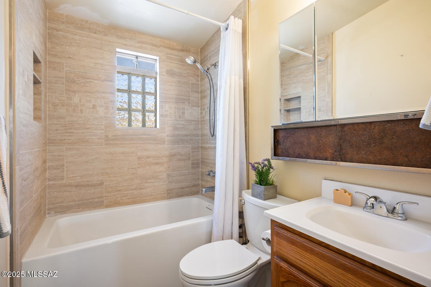 4009 N Fontana Avenue