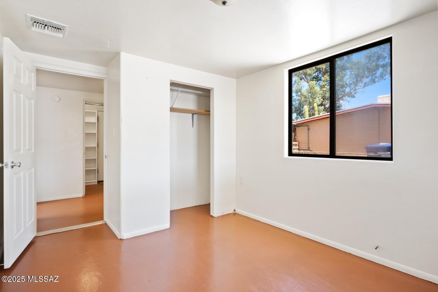 4009 N Fontana Avenue