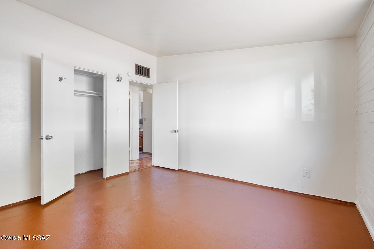 4009 N Fontana Avenue