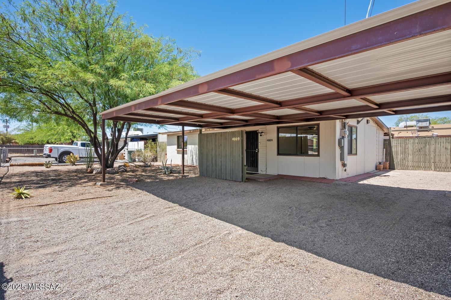 4009 N Fontana Avenue