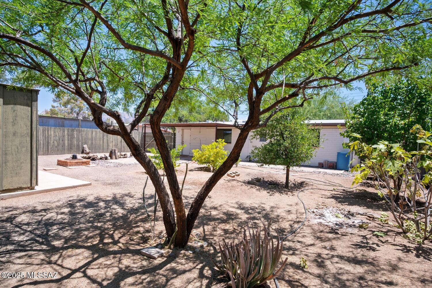 4009 N Fontana Avenue