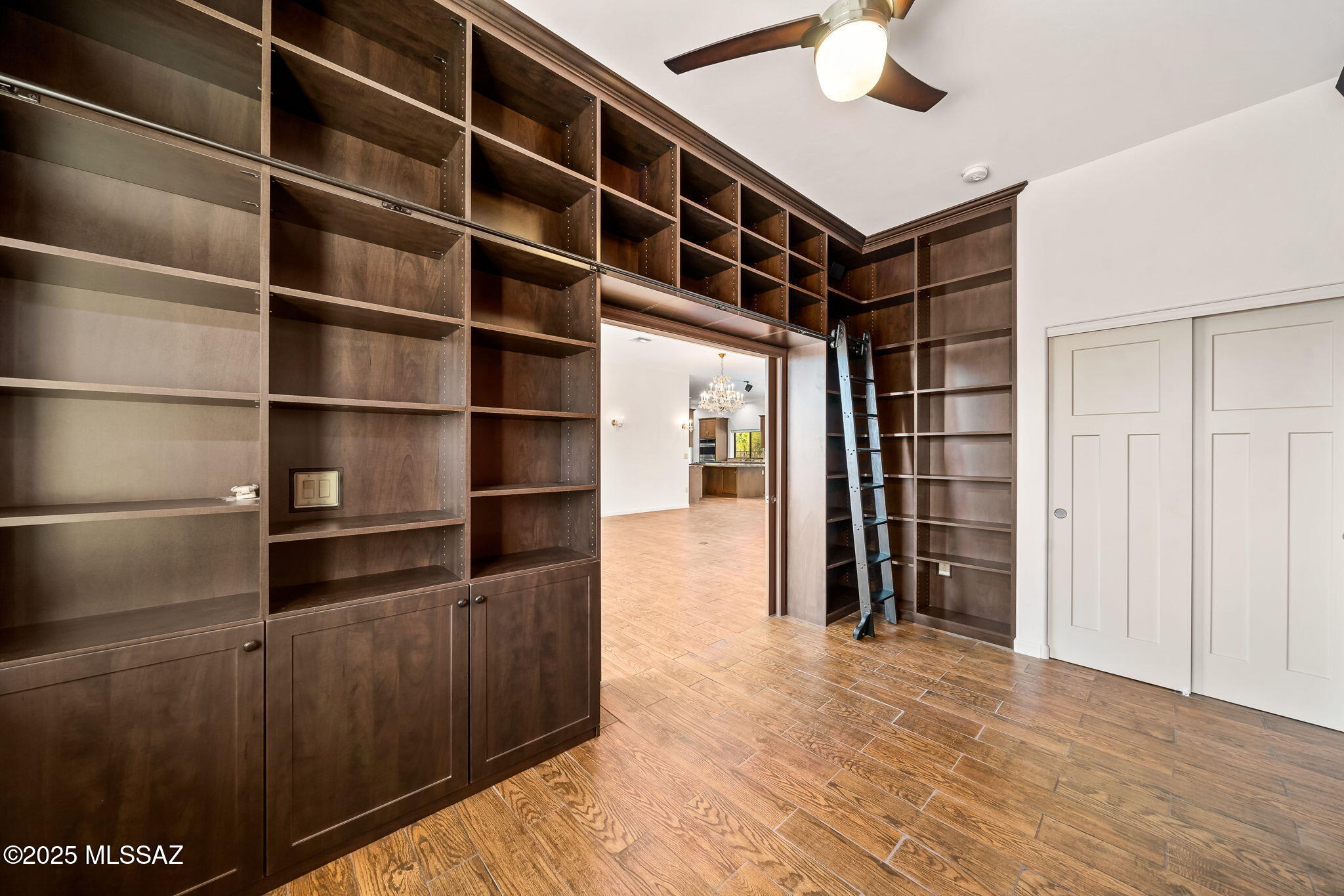 6440 N Mesa View Drive