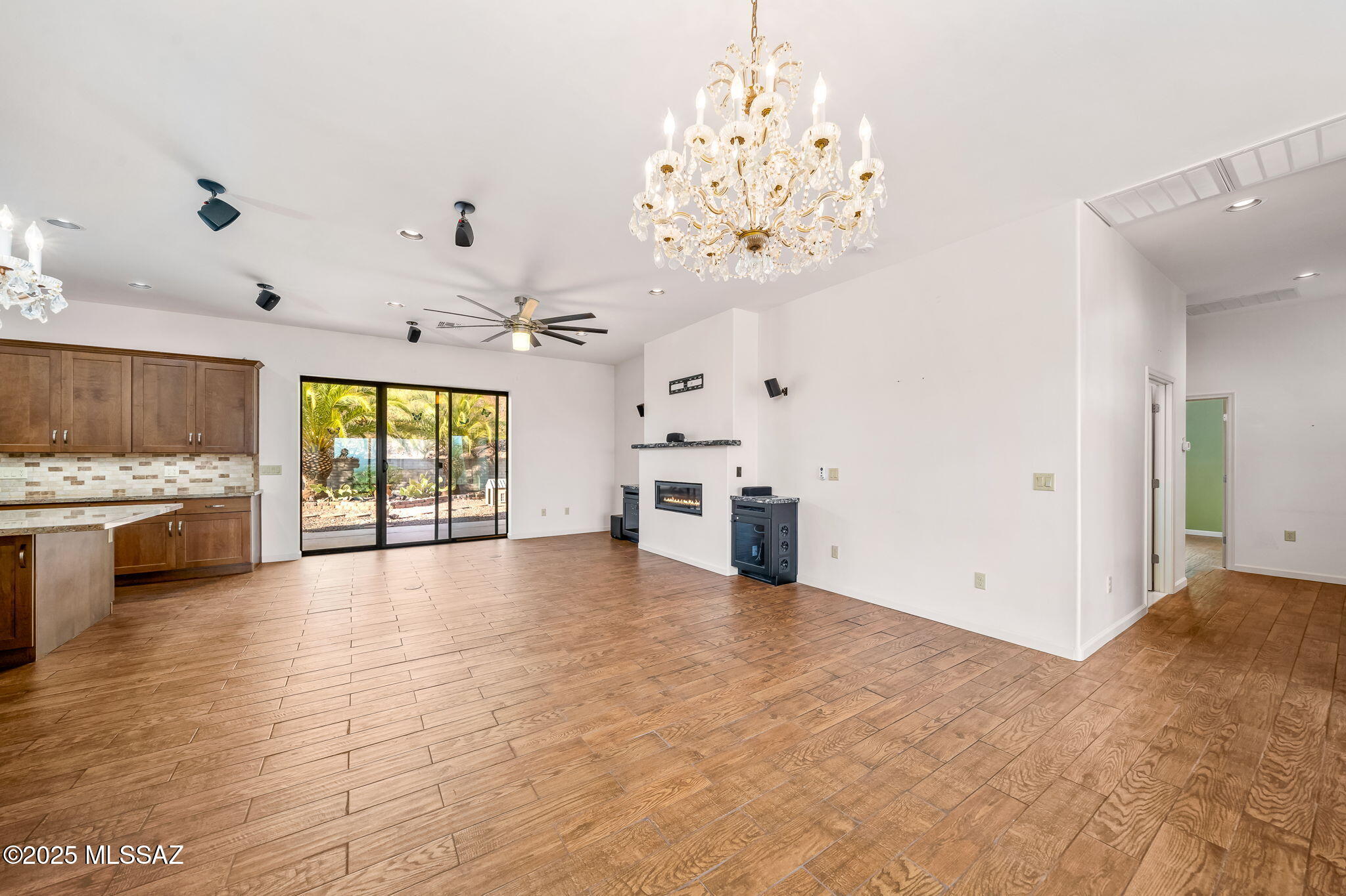 6440 N Mesa View Drive