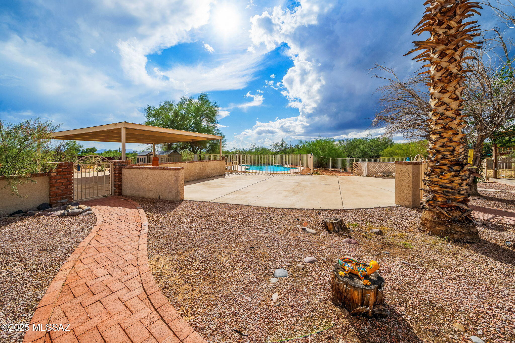 2350 W Sunkist Road