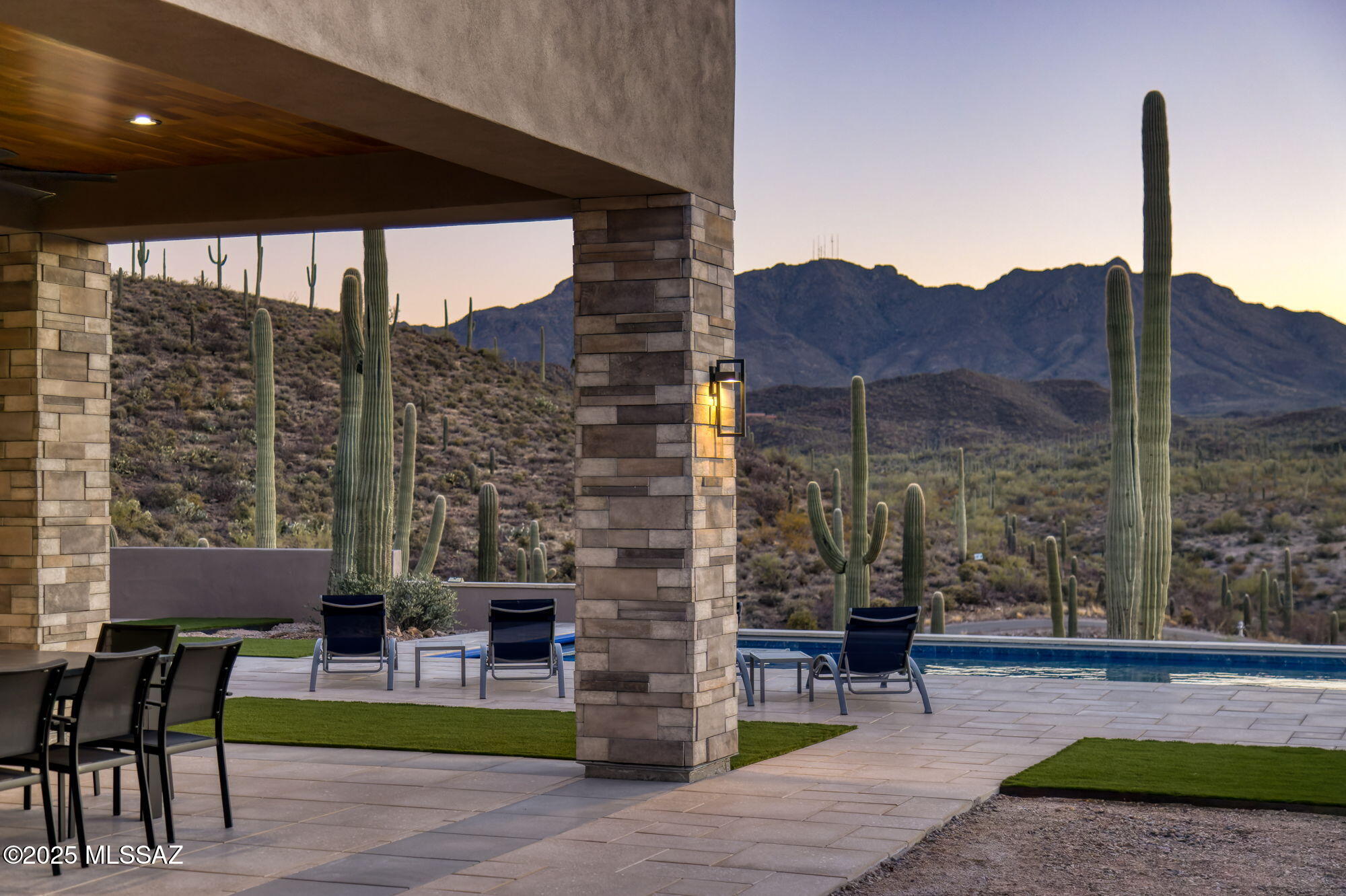 5901 W El Camino Del Cerro