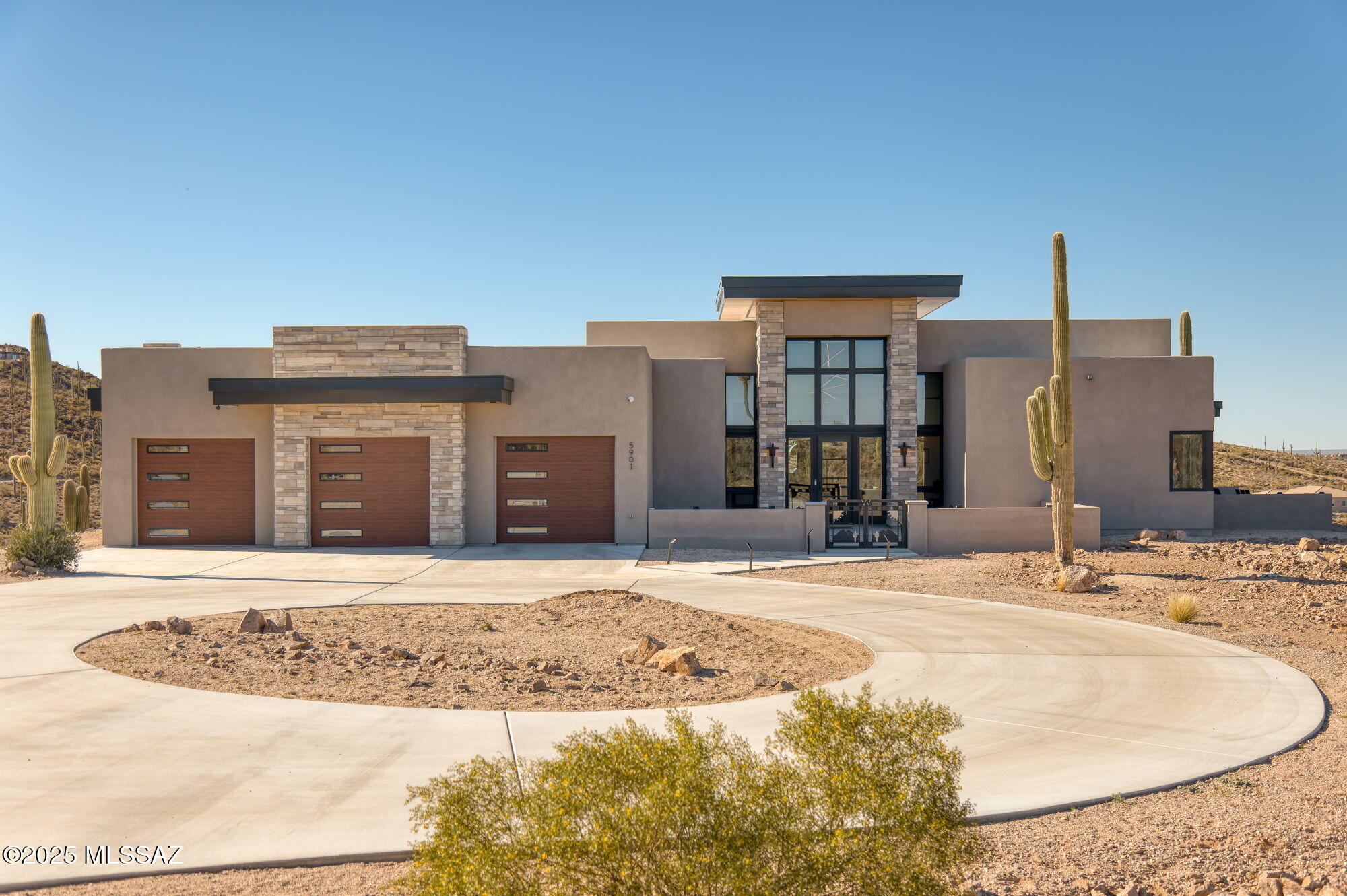 5901 W El Camino Del Cerro