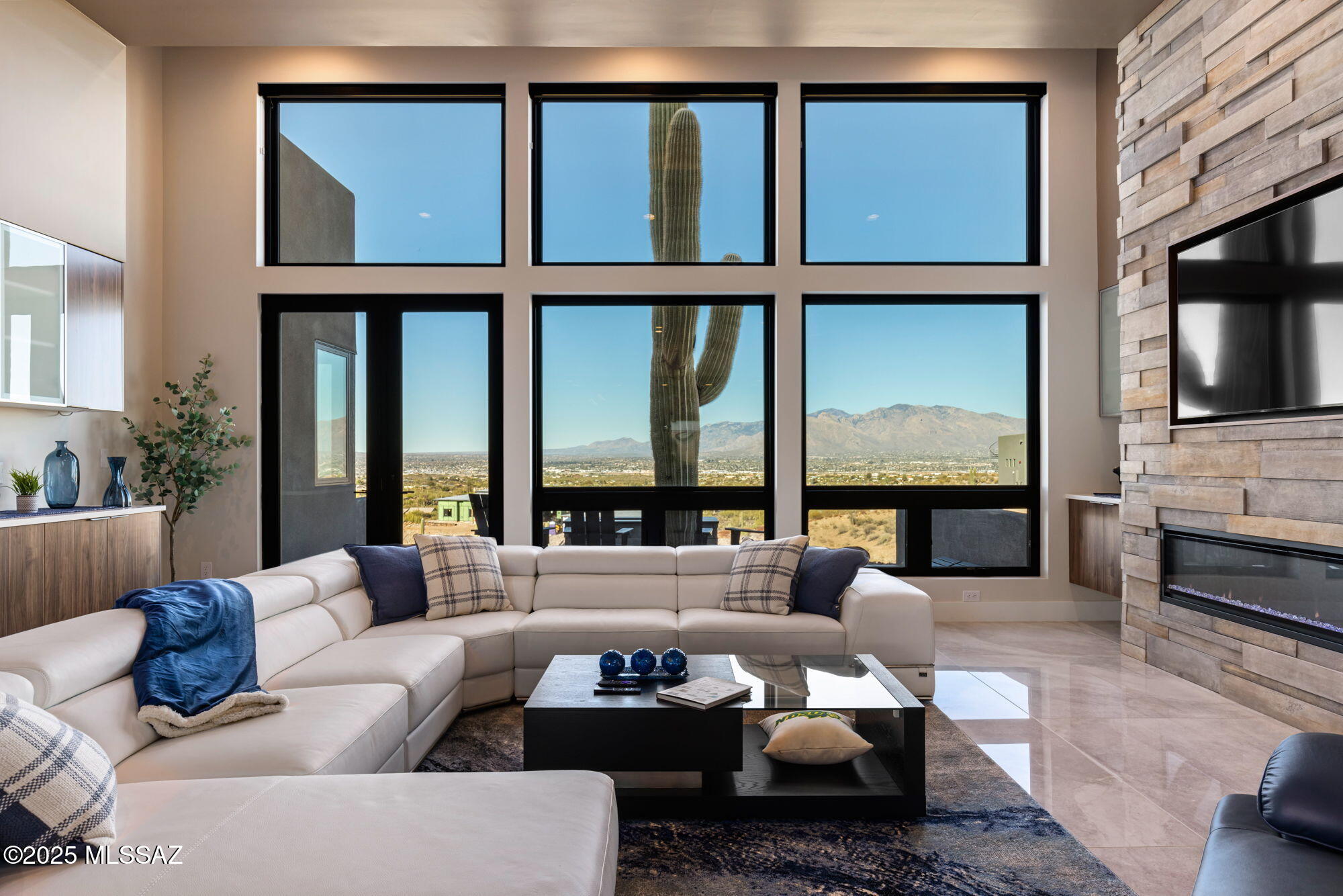 5901 W El Camino Del Cerro