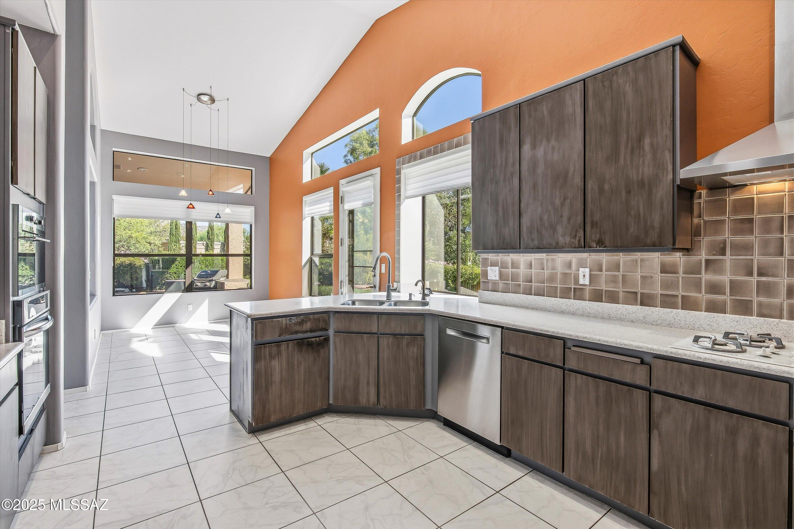 5914 N Golden Eagle Drive