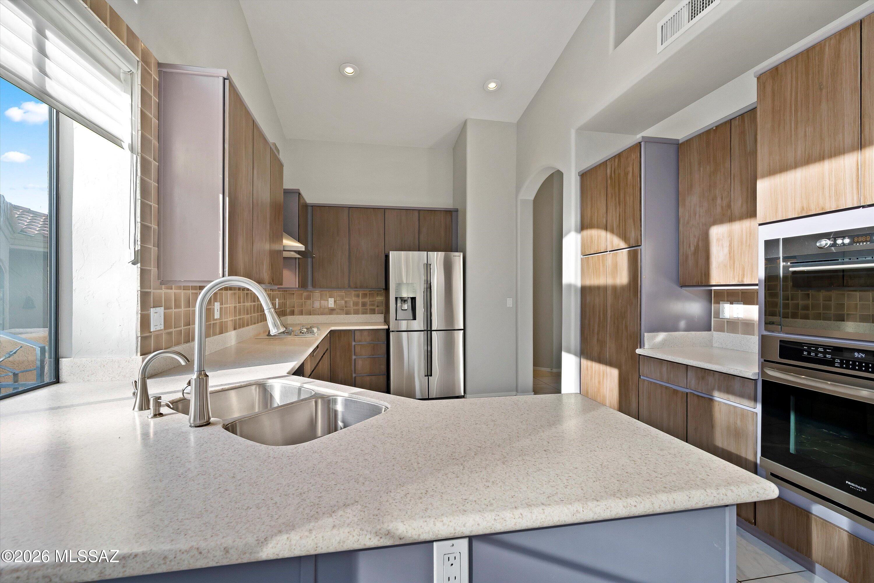 5914 N Golden Eagle Drive