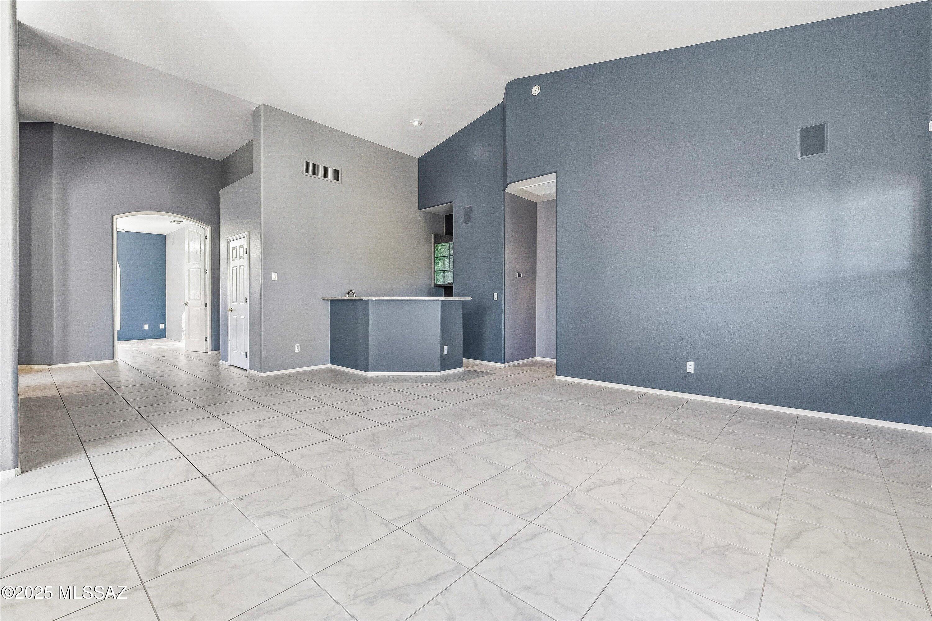 5914 N Golden Eagle Drive