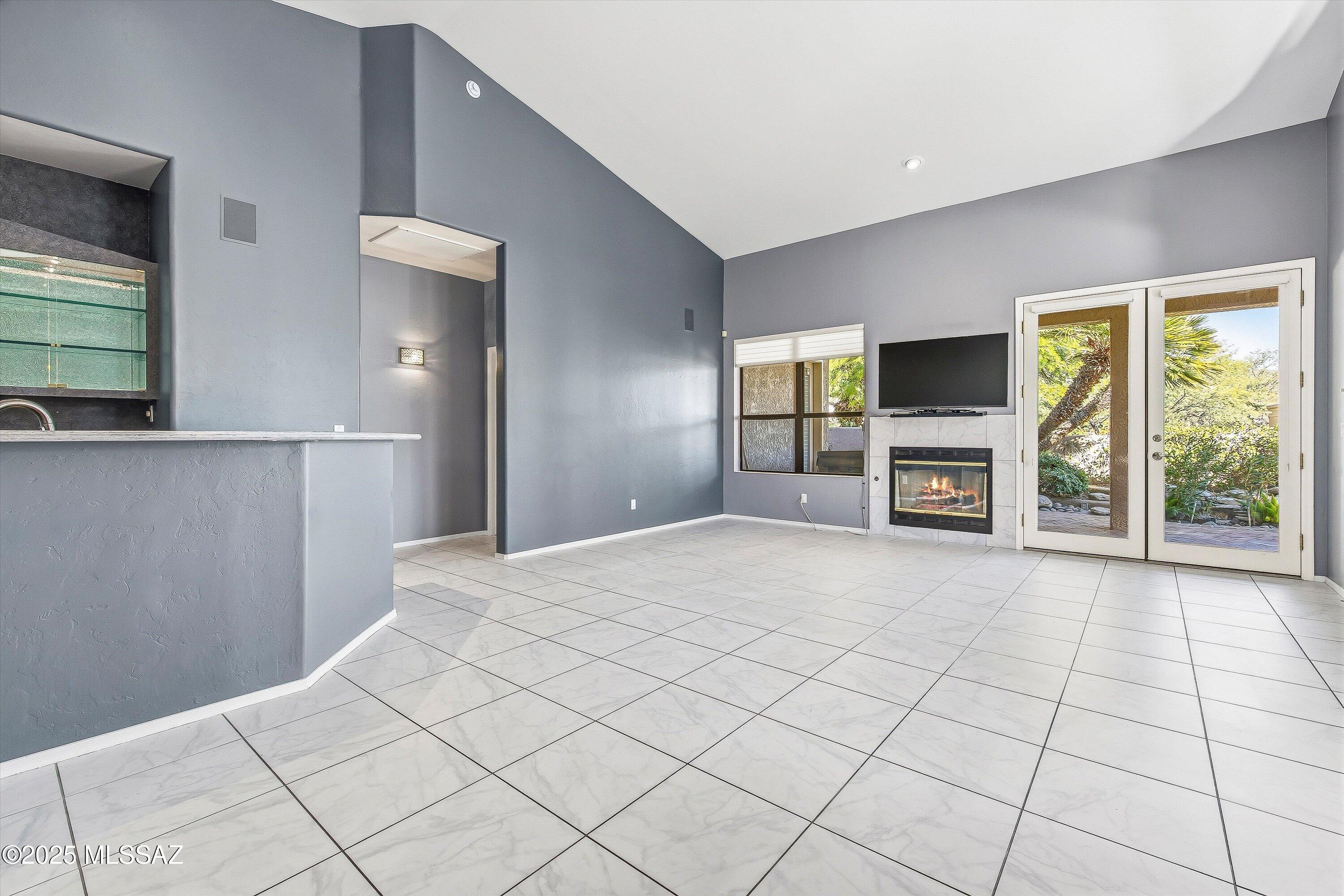 5914 N Golden Eagle Drive