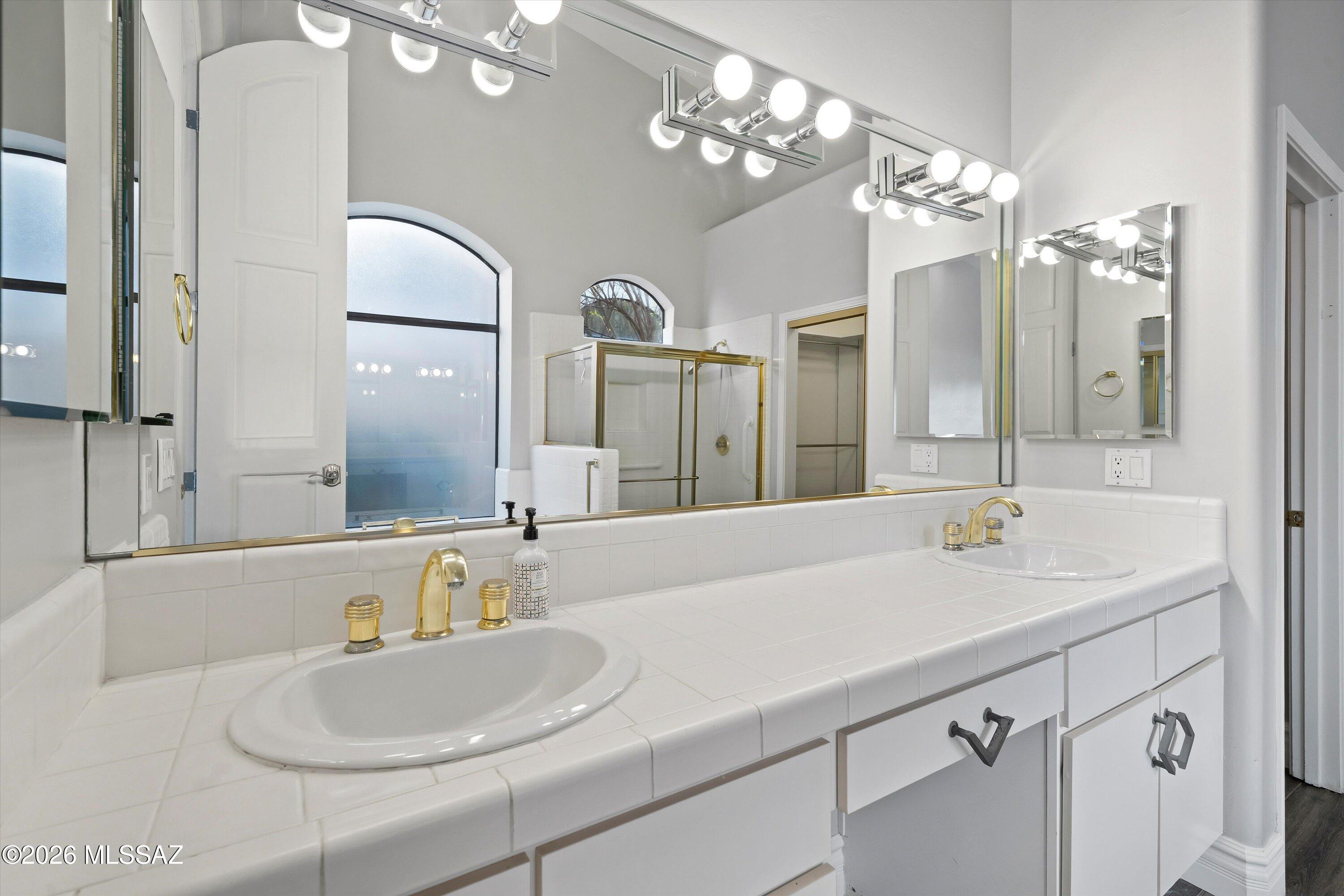 5914 N Golden Eagle Drive