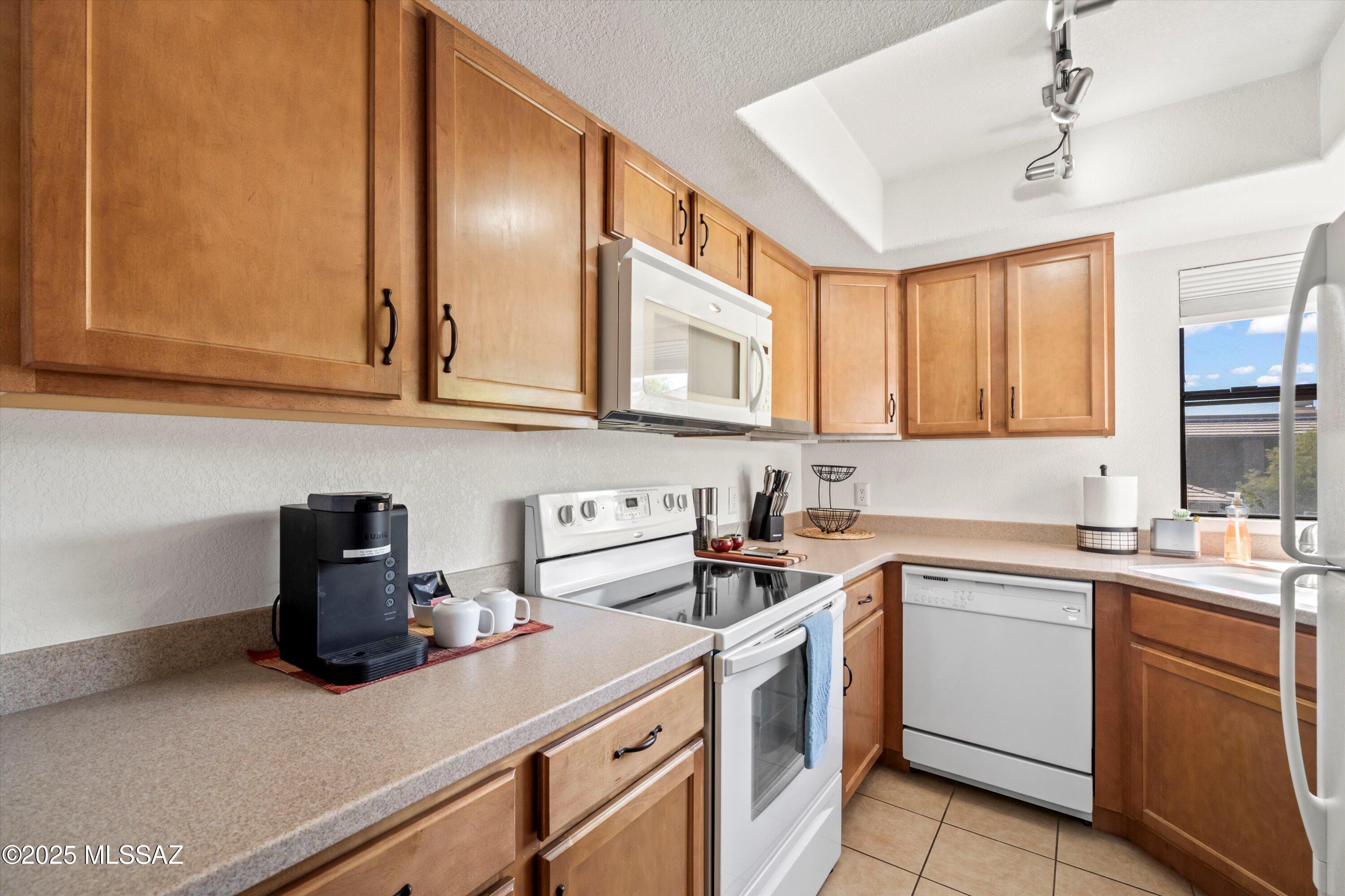5855 N Kolb Road Unit: 1211