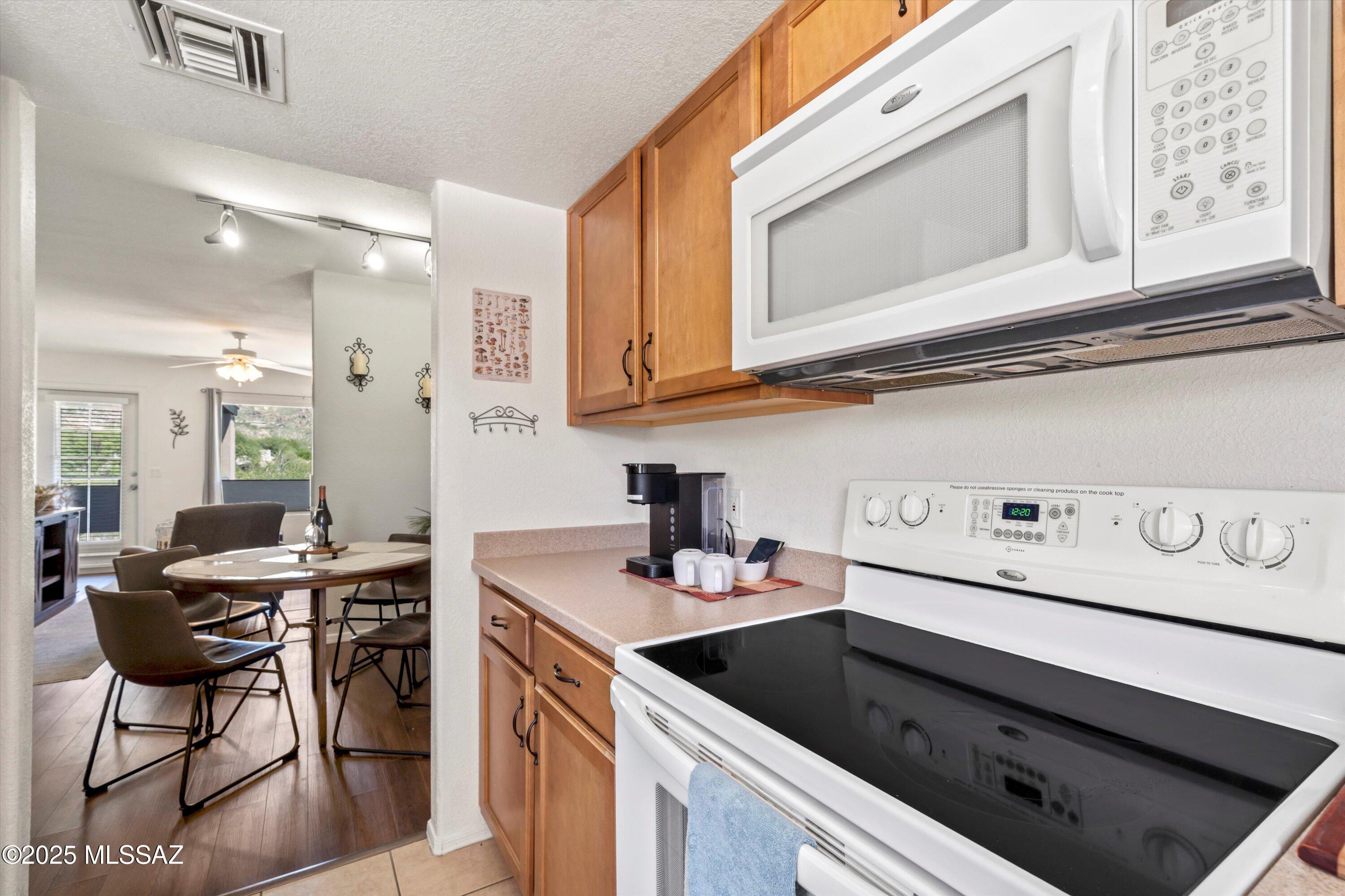 5855 N Kolb Road Unit: 1211