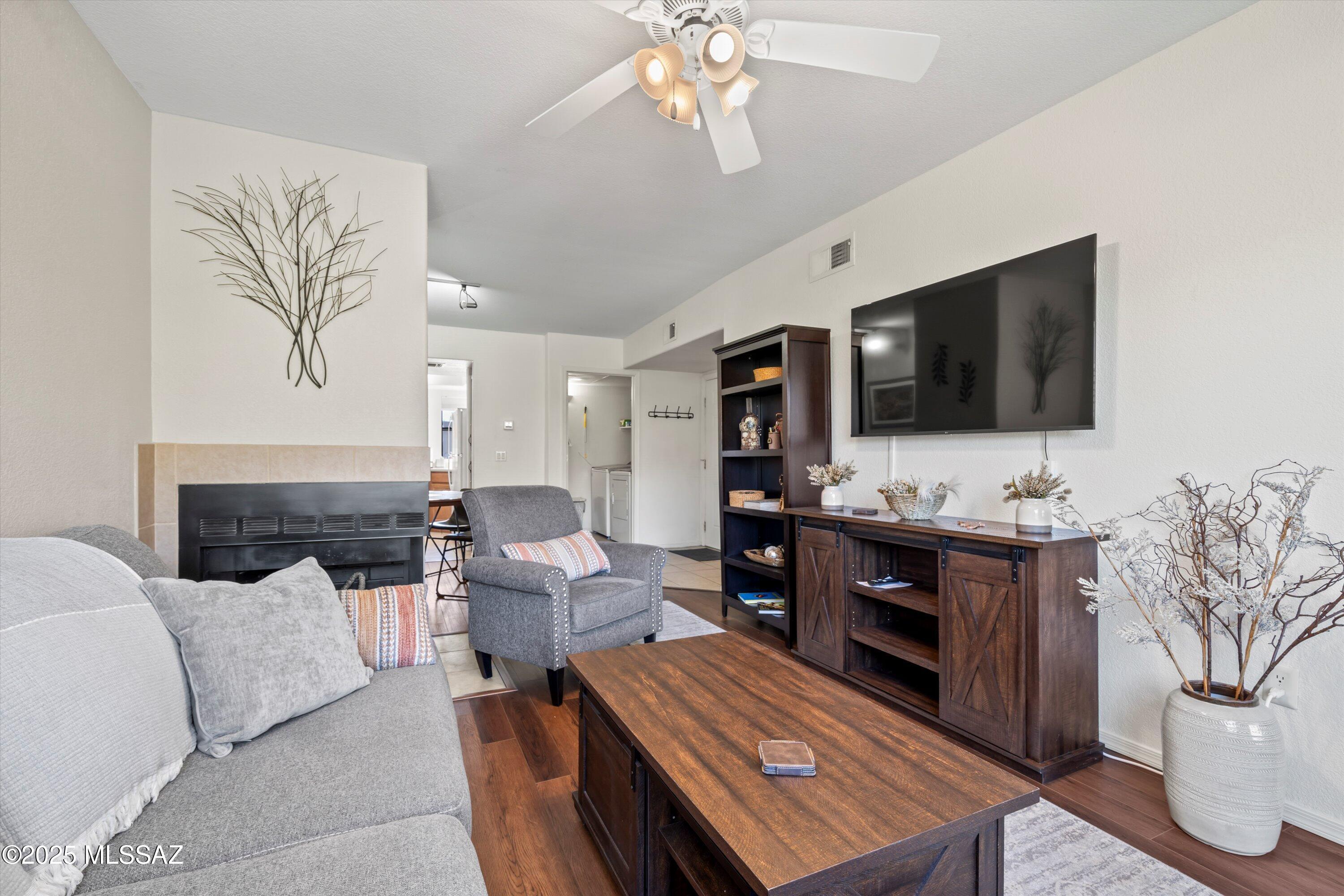 5855 N Kolb Road Unit: 1211