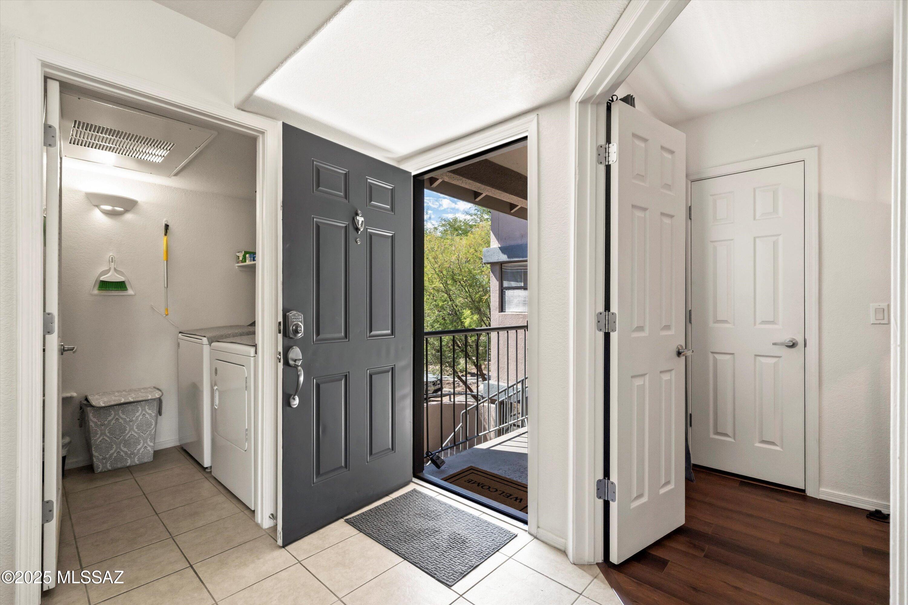 5855 N Kolb Road Unit: 1211