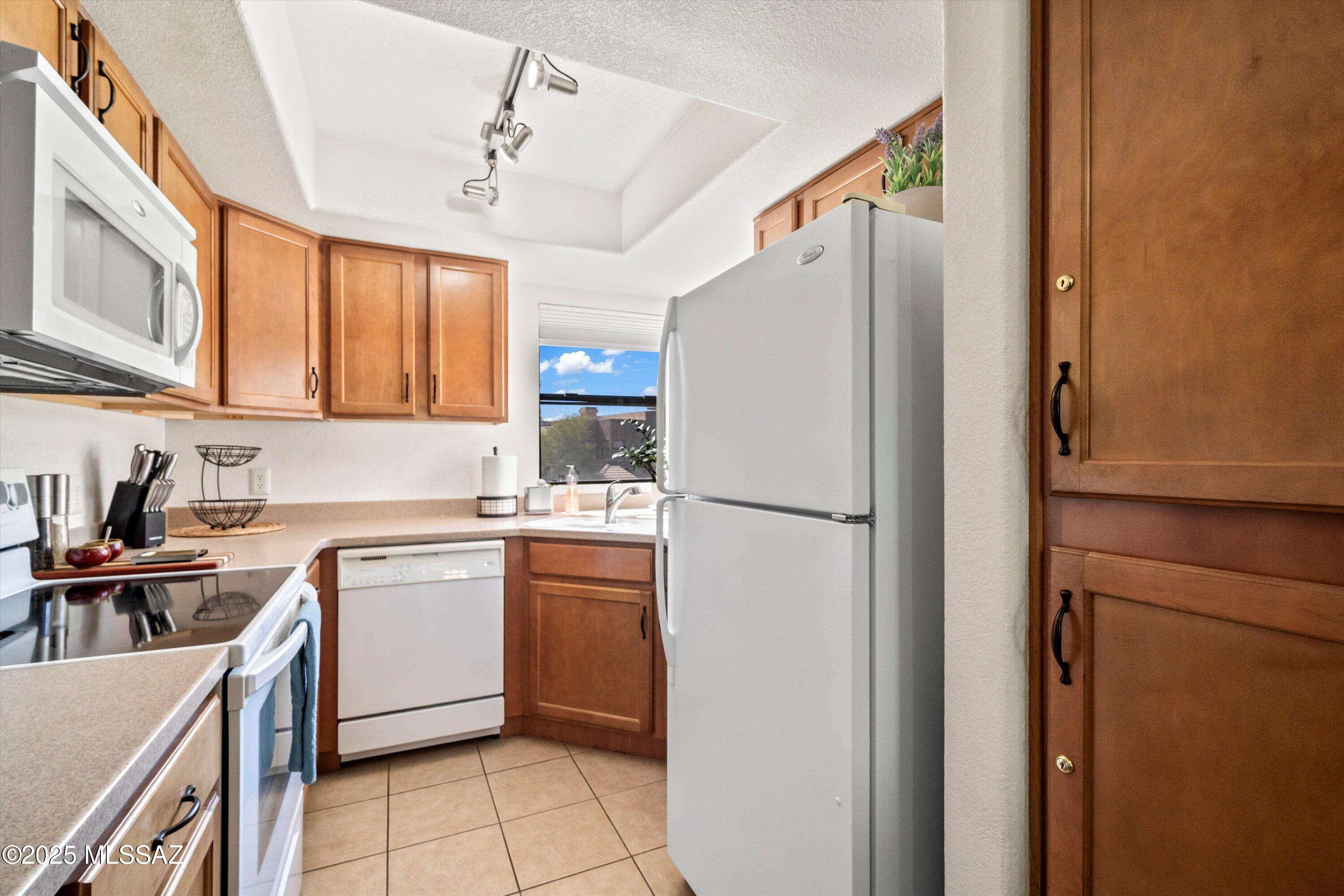 5855 N Kolb Road Unit: 1211