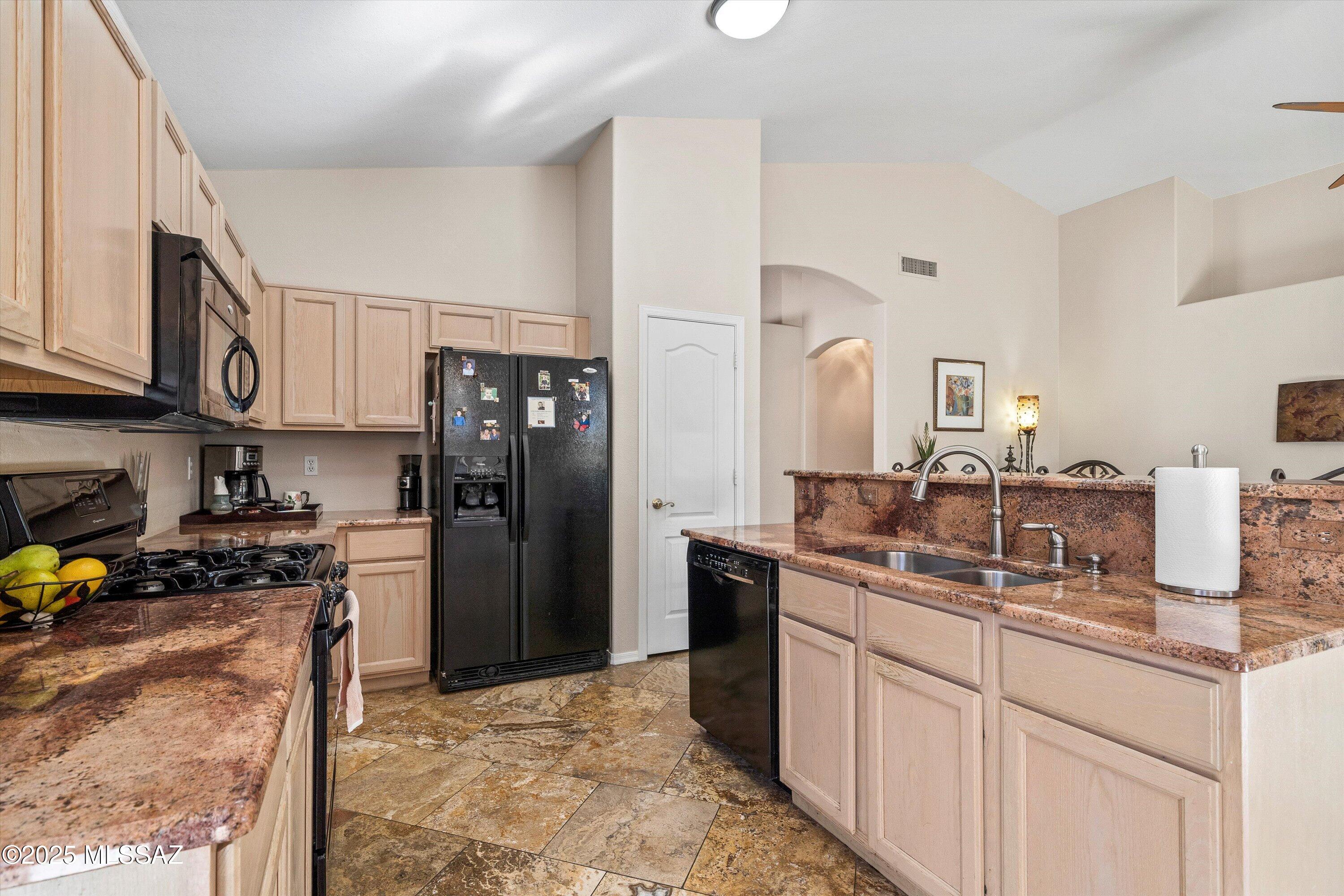 5209 N Windriver Place